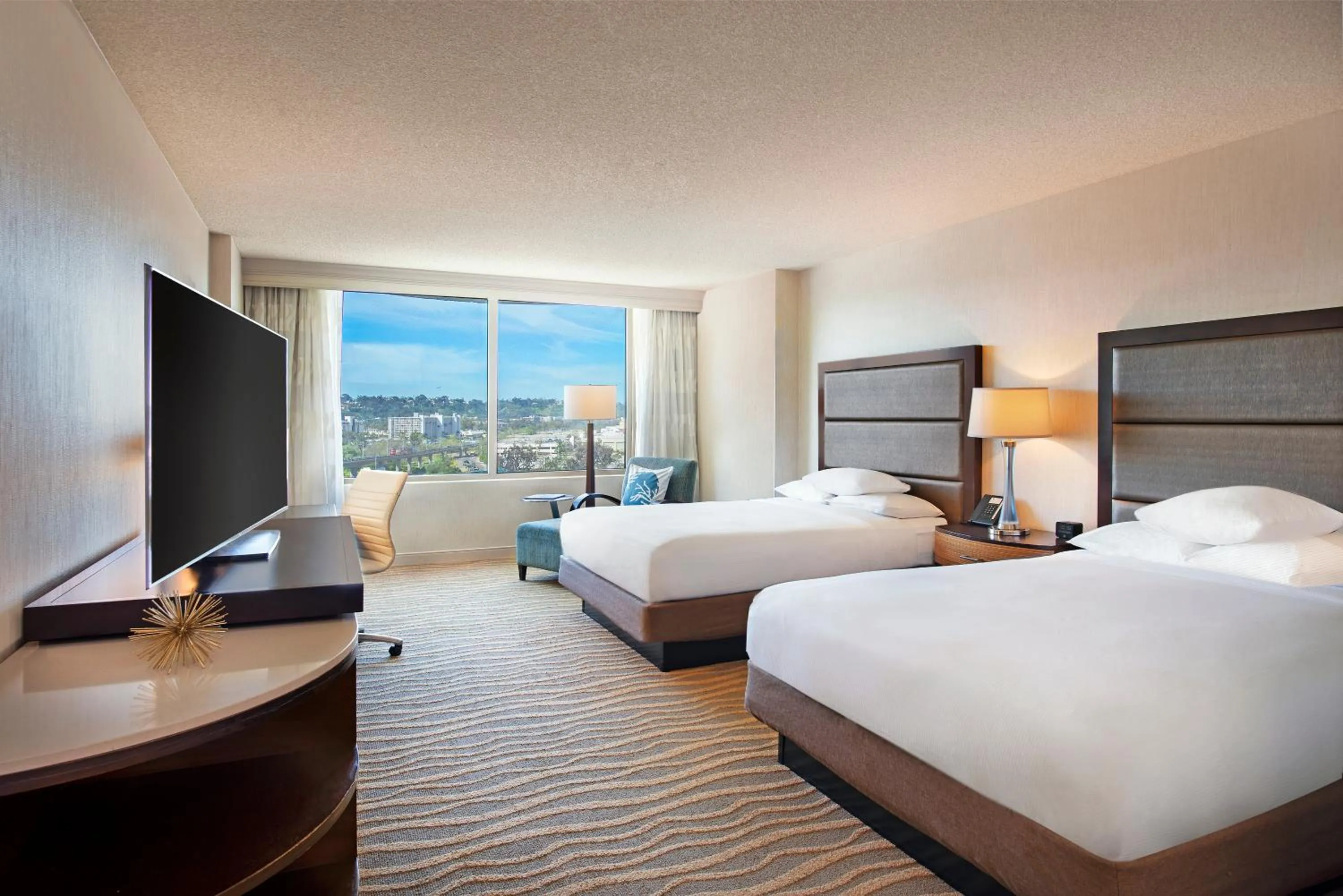 Bedroom, Bed in DoubleTree by Hilton San Diego-Mission Valley