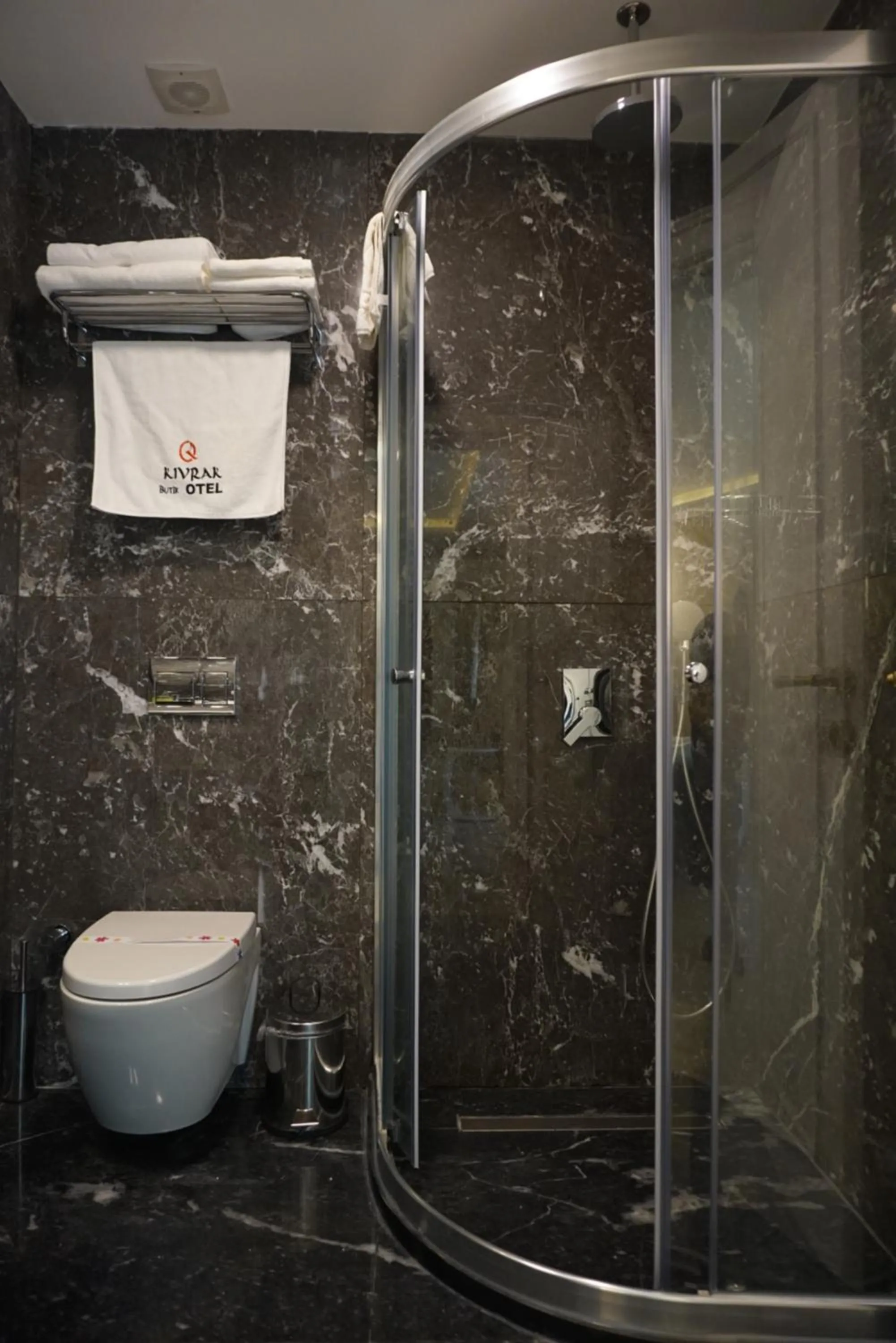 Shower in Kıvrakzade Otel
