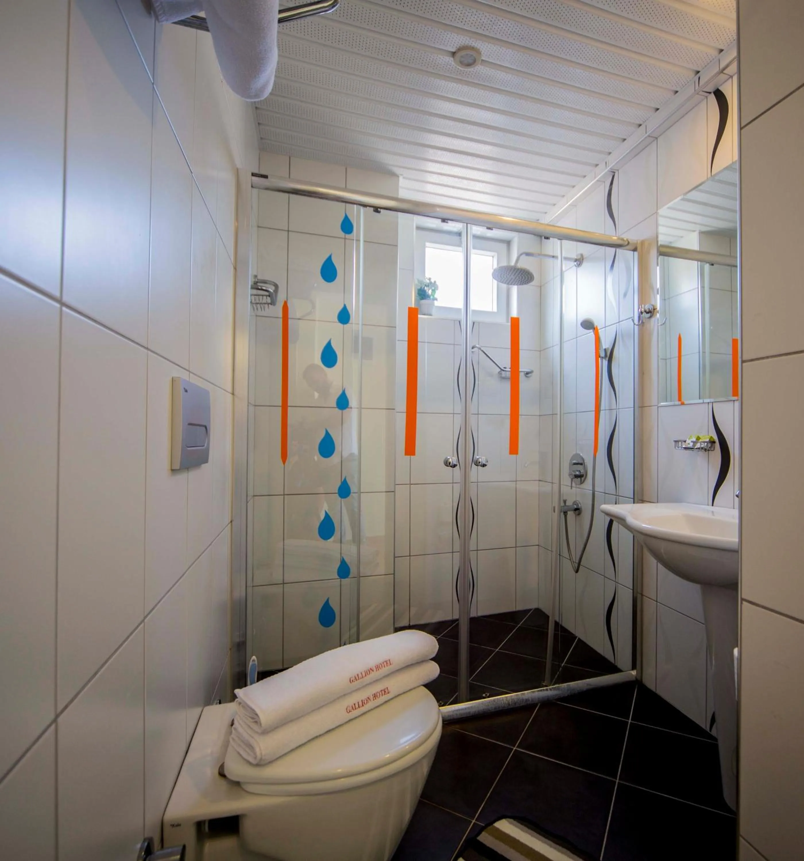 Bathroom in Gallion Hotel