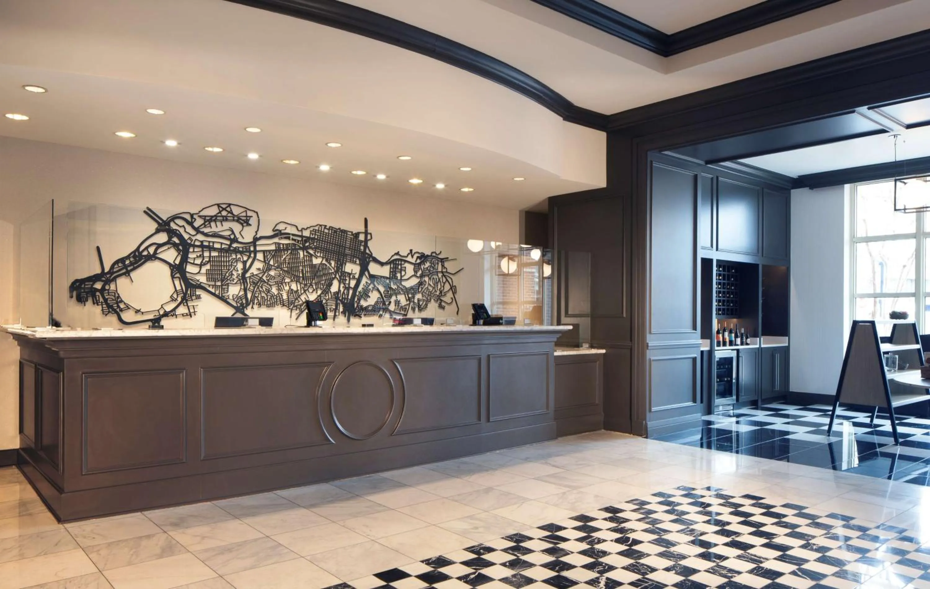 Lobby or reception in Hilton Alexandria Old Town