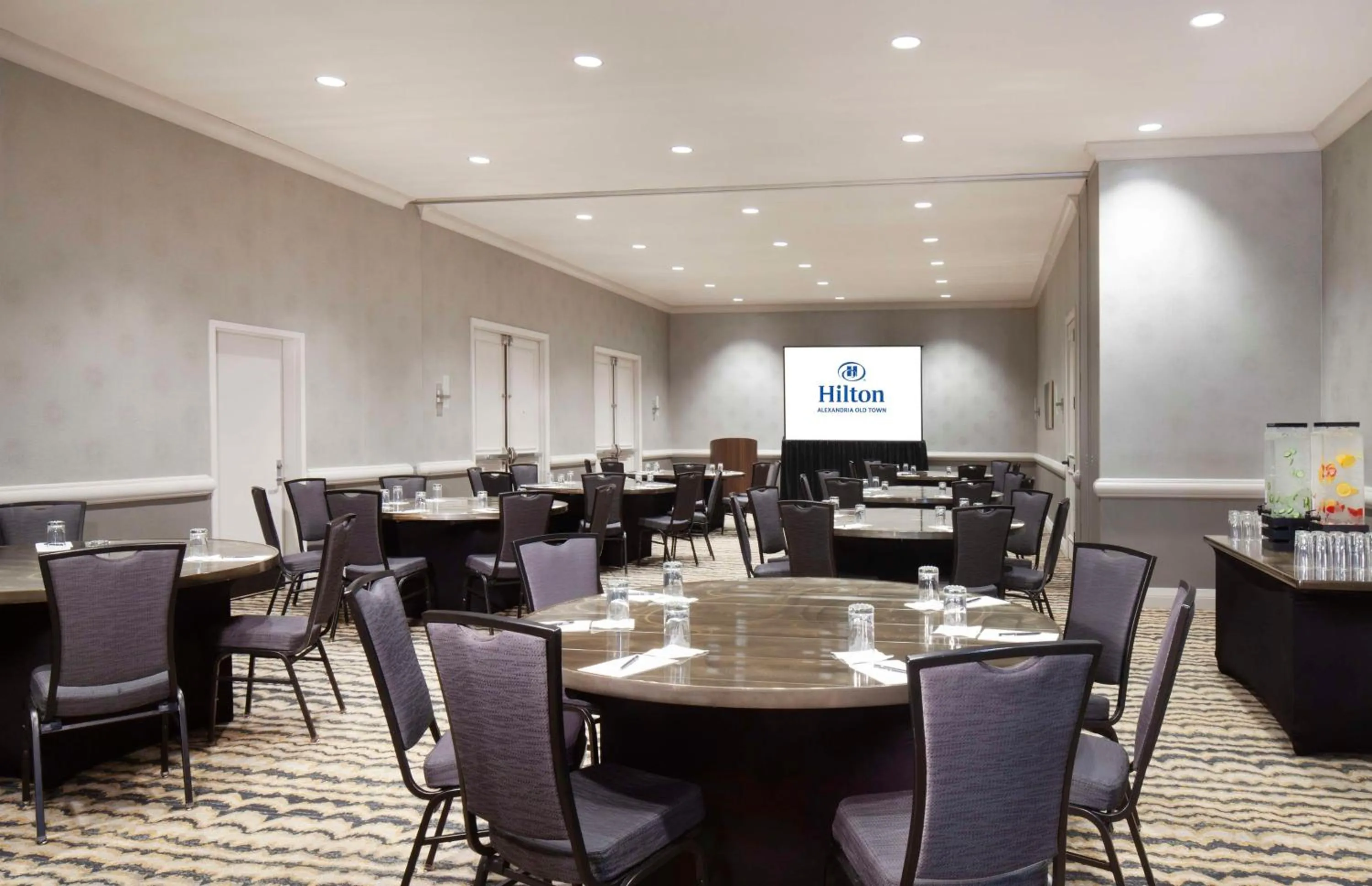 Meeting/conference room in Hilton Alexandria Old Town