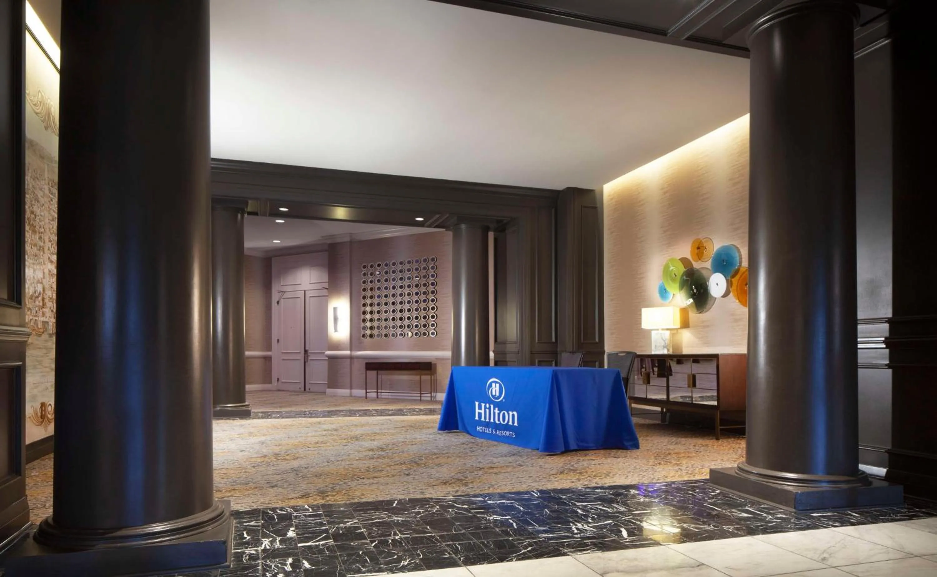 Lobby or reception in Hilton Alexandria Old Town