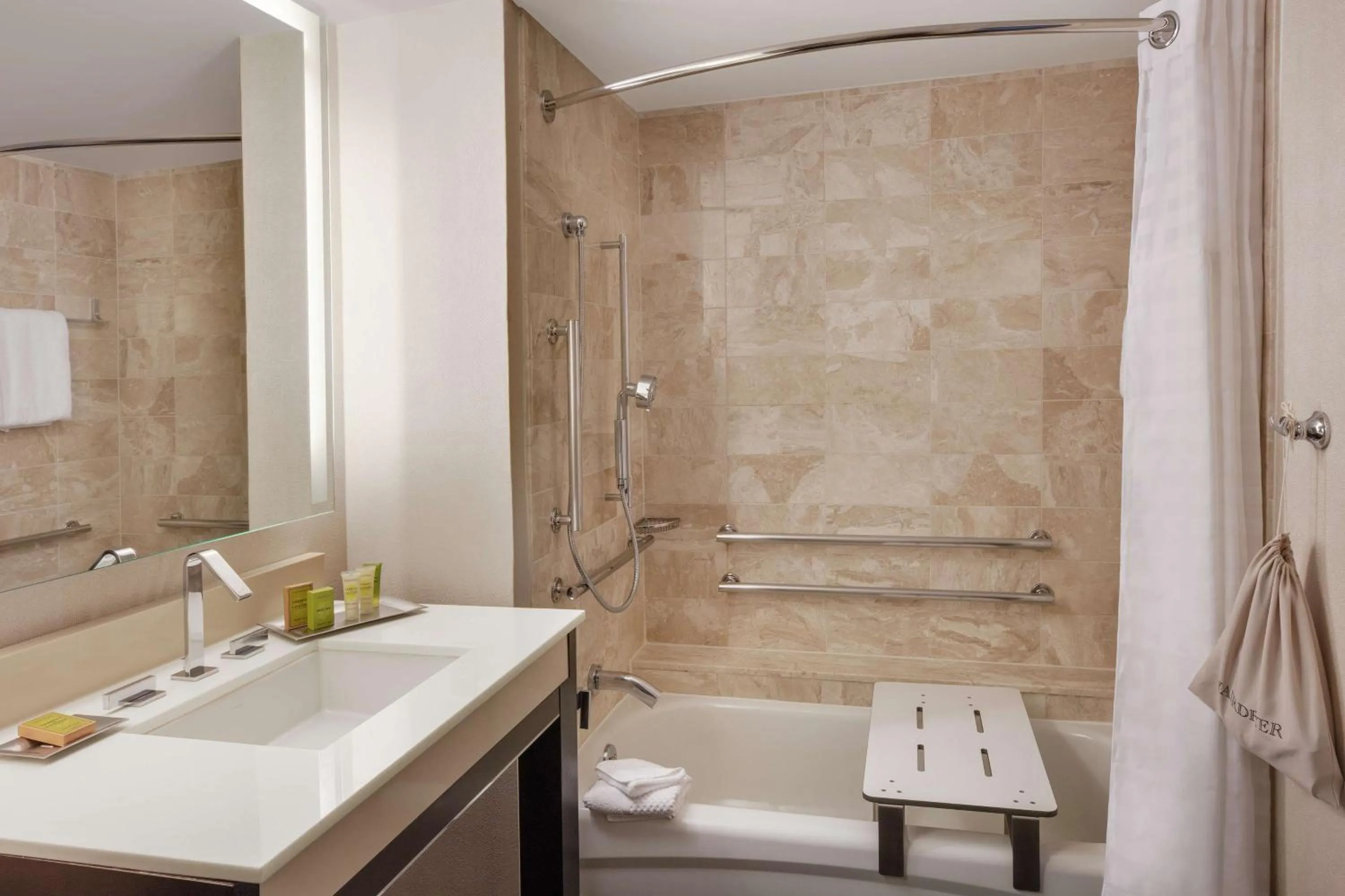 Bathroom in Hilton Alexandria Old Town