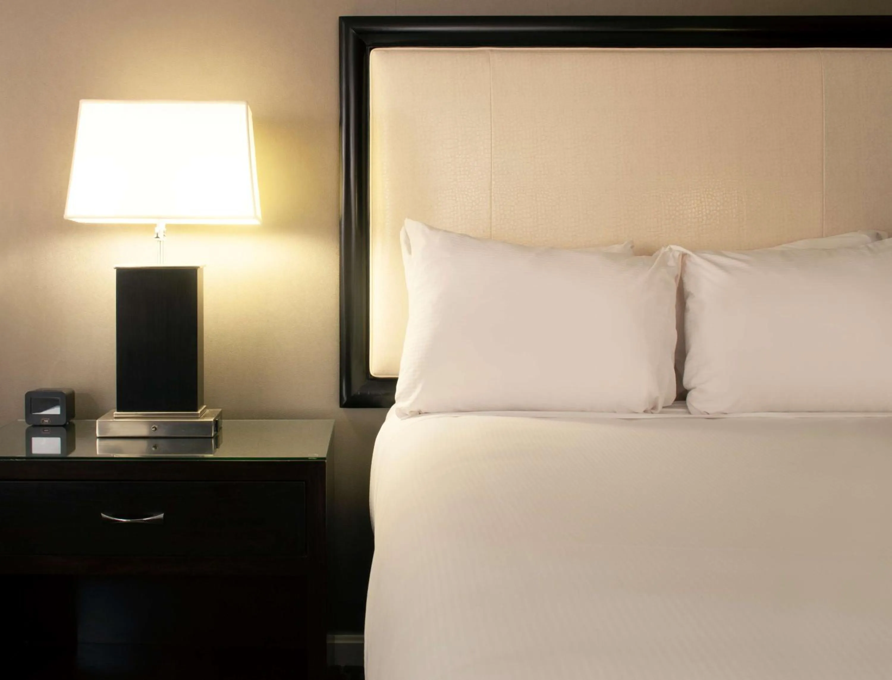 Bedroom, Bed in Hilton Alexandria Old Town