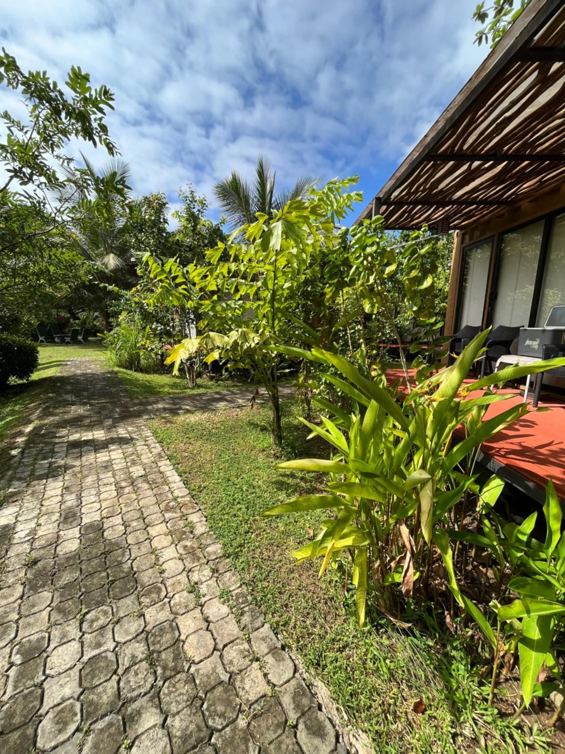 Spring in MA Villa Unawatuna