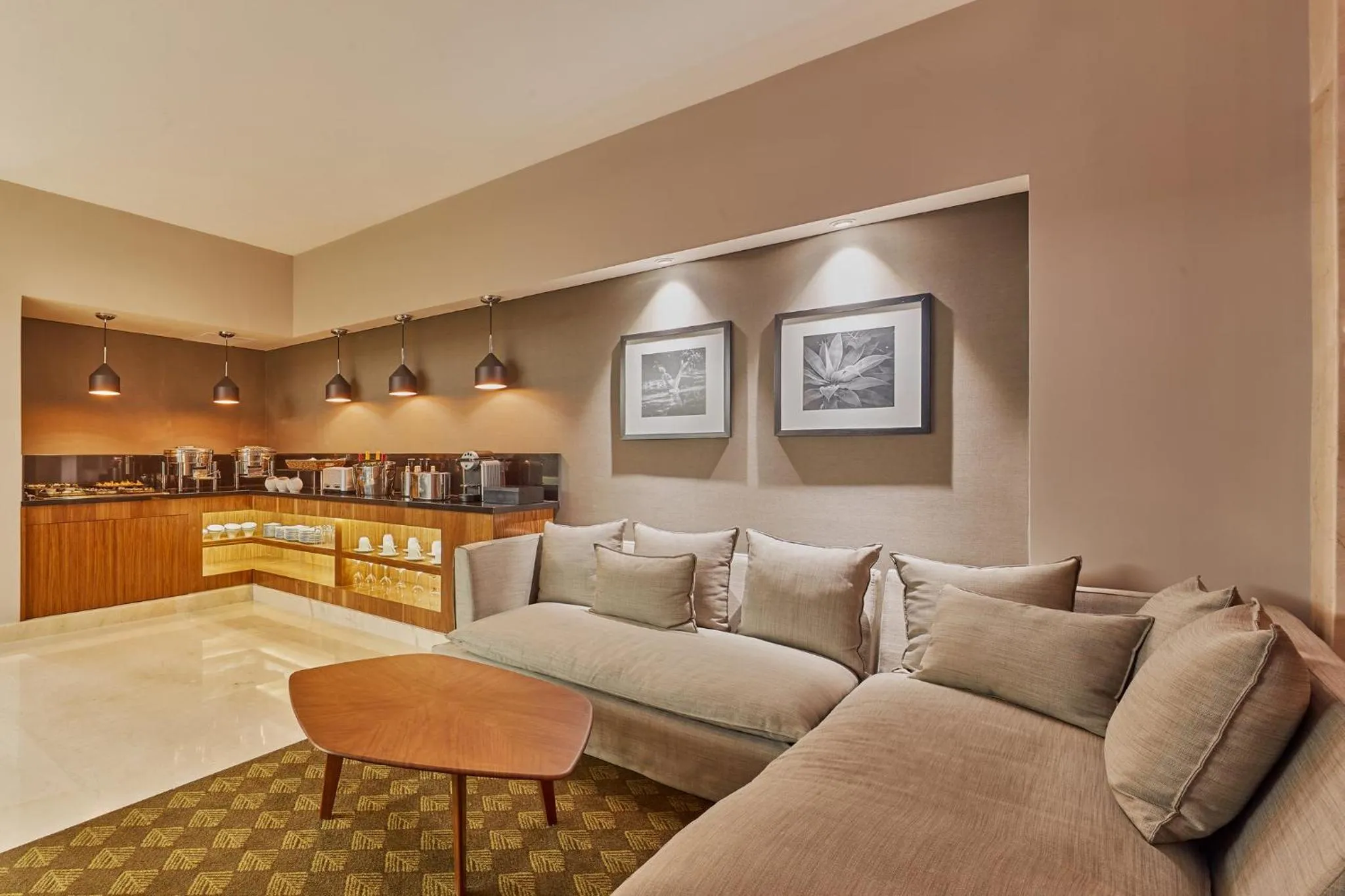 Living room in Grand Fiesta Americana Guadalajara Country Club