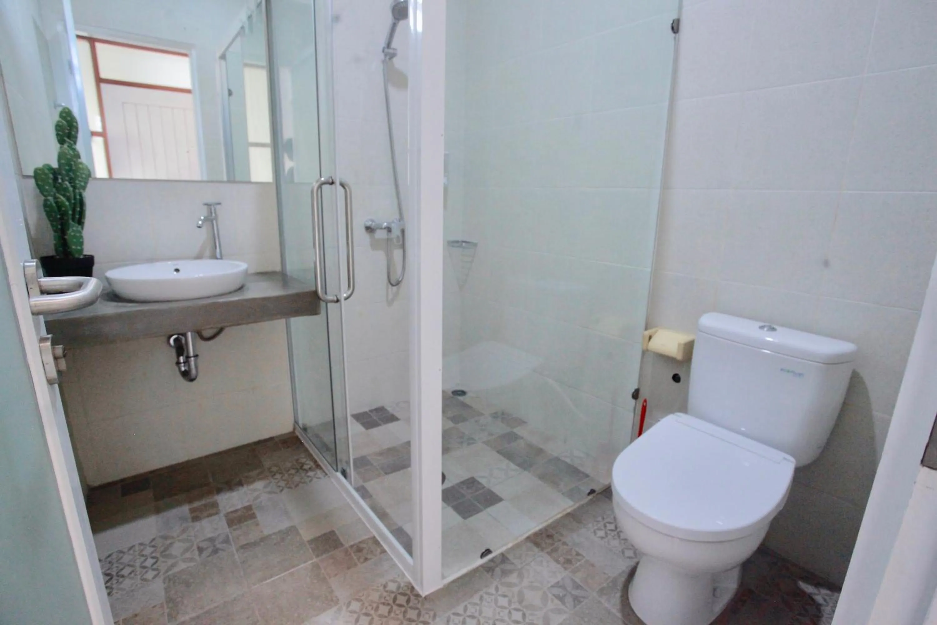 Bathroom in Beach Hut Hostel