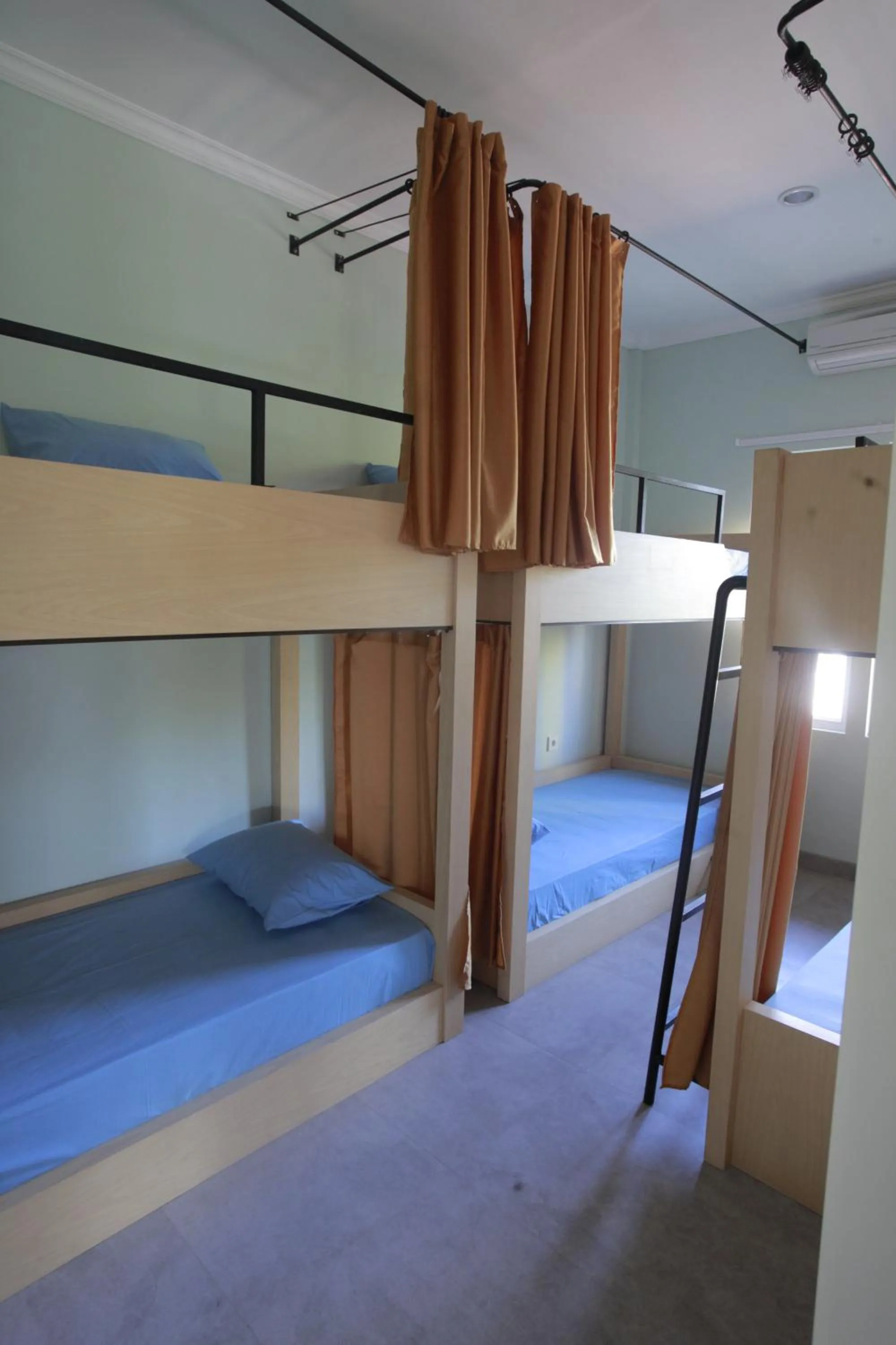 Bedroom, Bed in Beach Hut Hostel