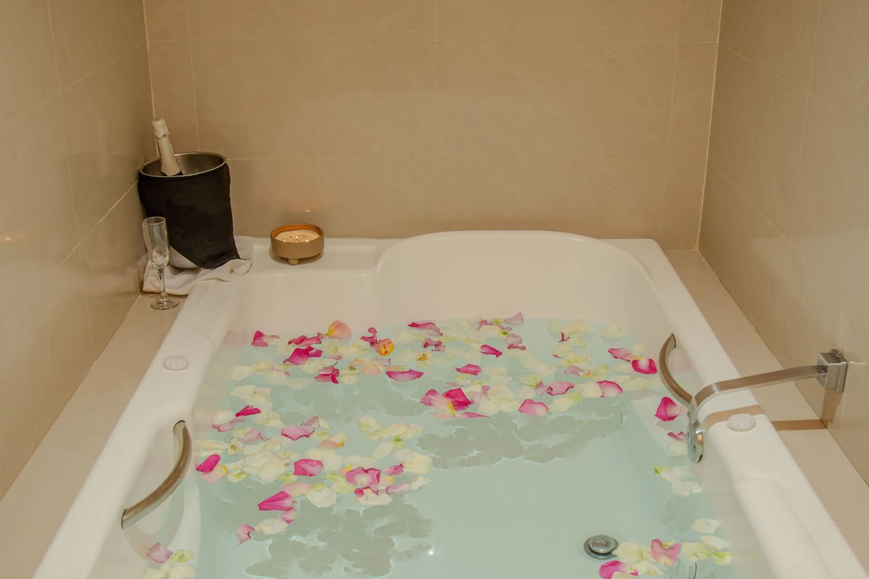 Hot Tub in Casa Francisco