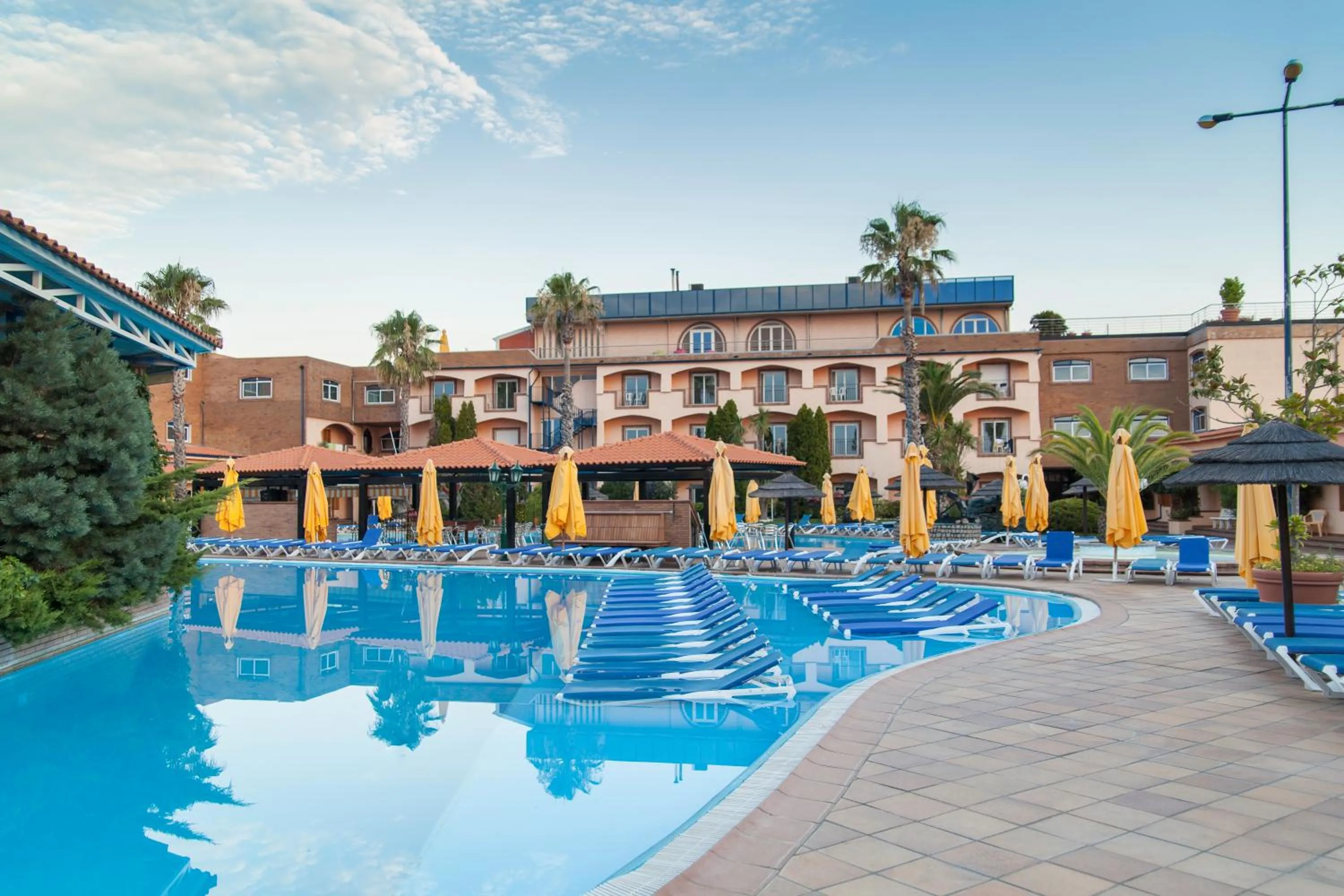 Swimming pool in Alambique - Hotel Resort & Spa