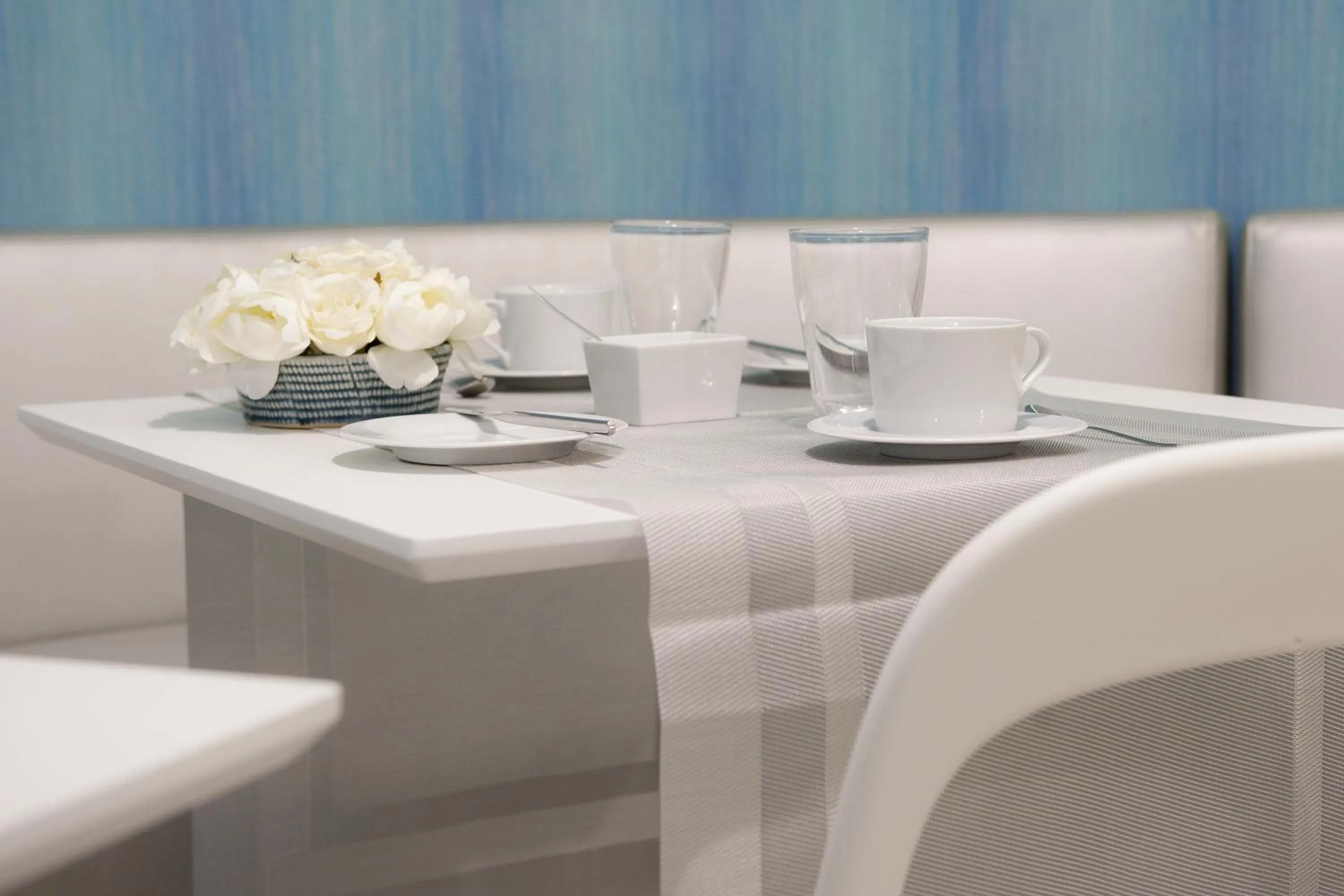 Restaurant/places to eat in Hotel Magic