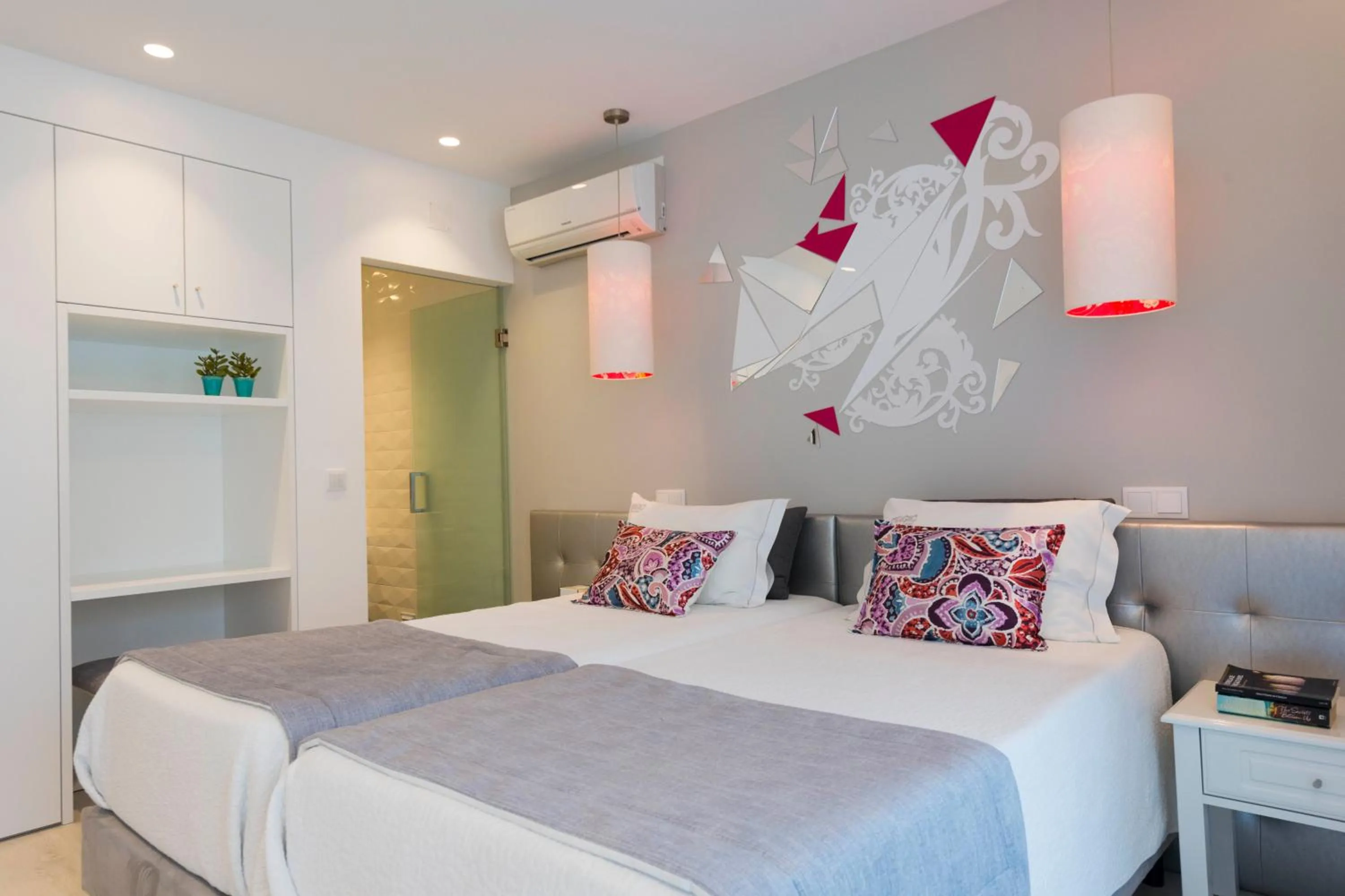 Photo of the whole room, Bed in Hotel Magic