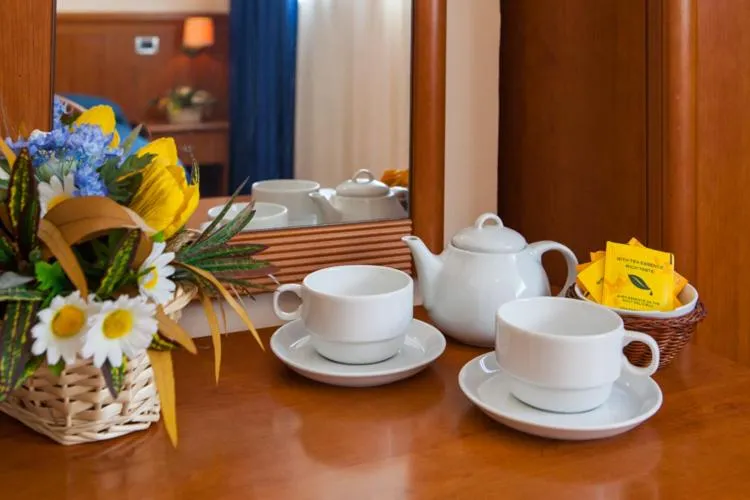 Food and drinks in Nights In Rome