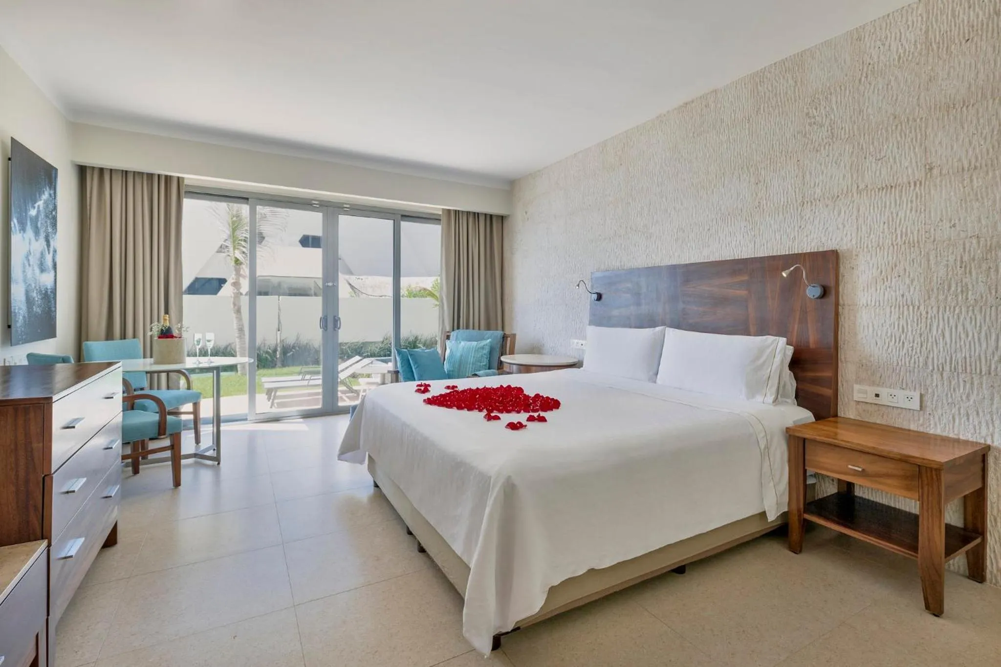 Bedroom, Bed in Fiesta Americana Condesa Cancun - All Inclusive