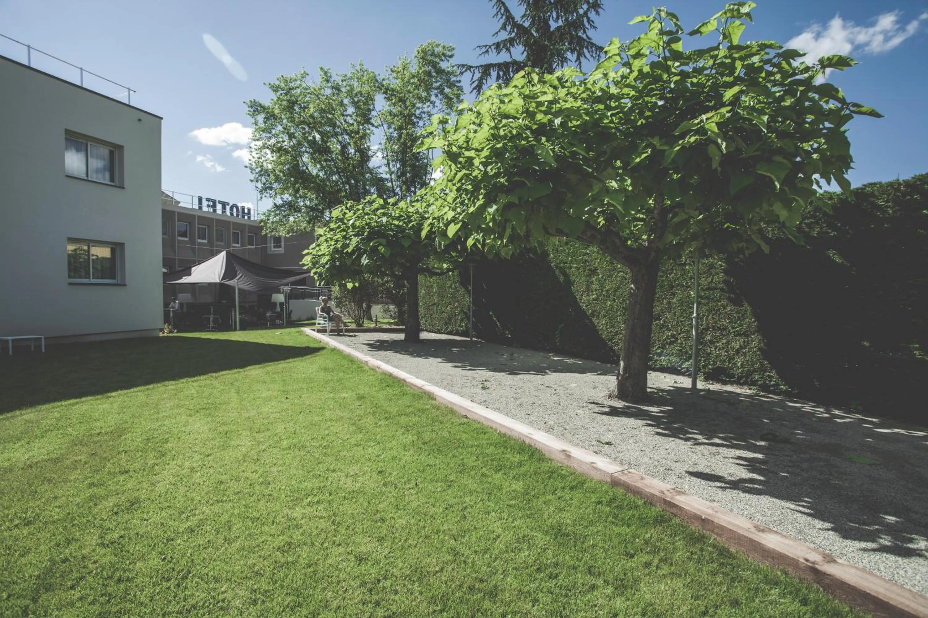 Property building in Hôtel Karène