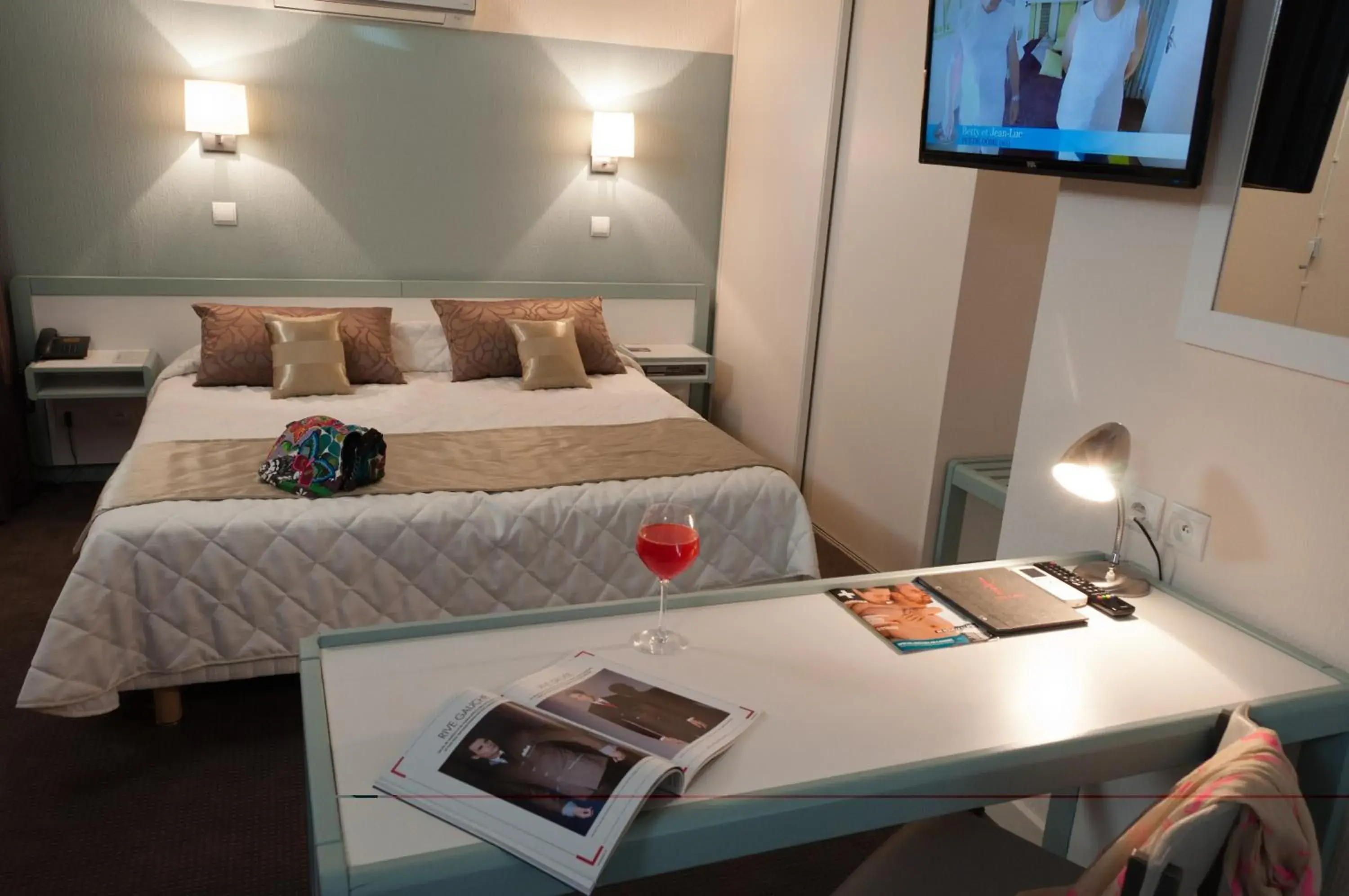 Triple Room in Hôtel Karène Triple Room in Hôtel Karène