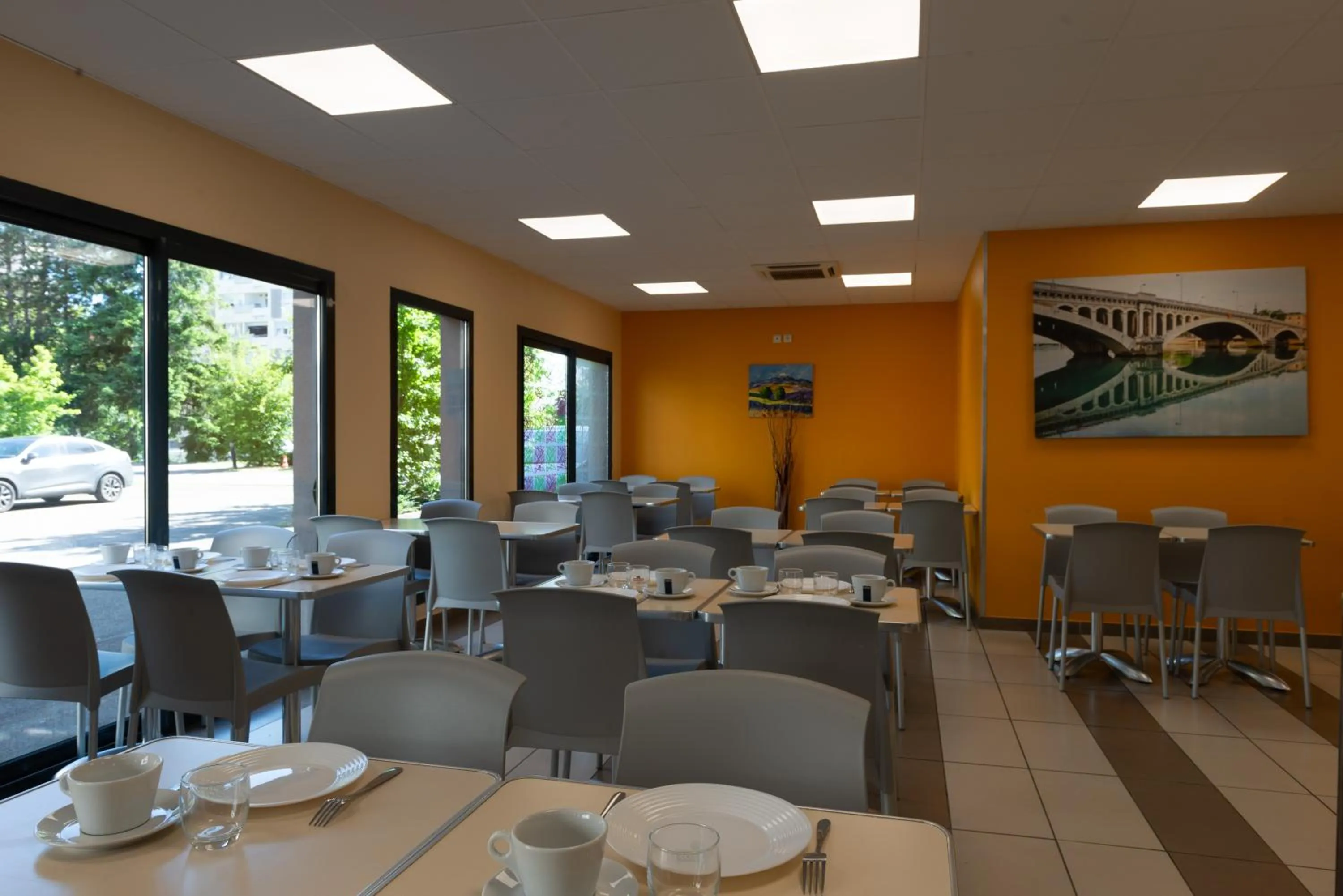 Breakfast in EastLodge Lyon Est Eurexpo