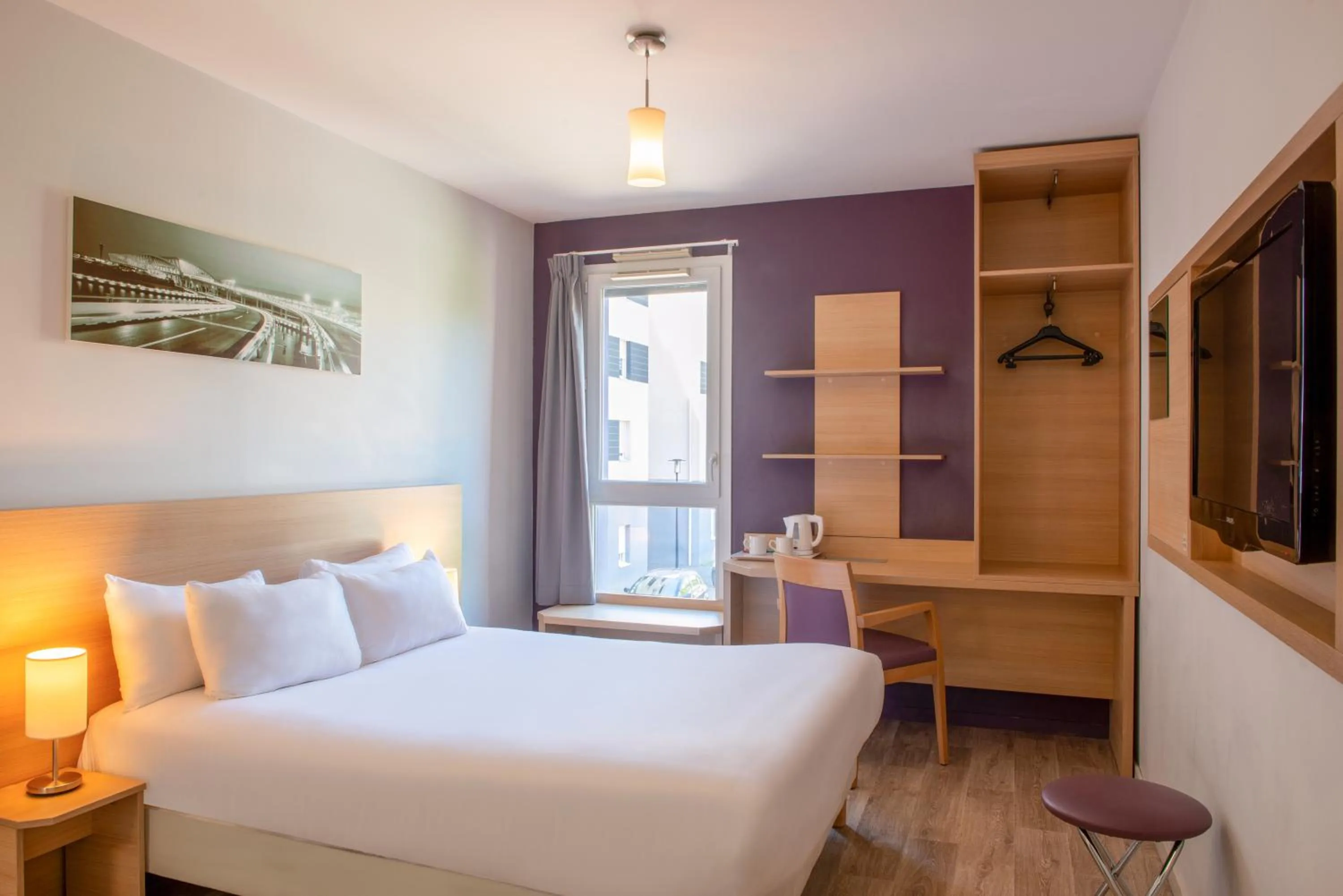 Bed in EastLodge Lyon Est Eurexpo