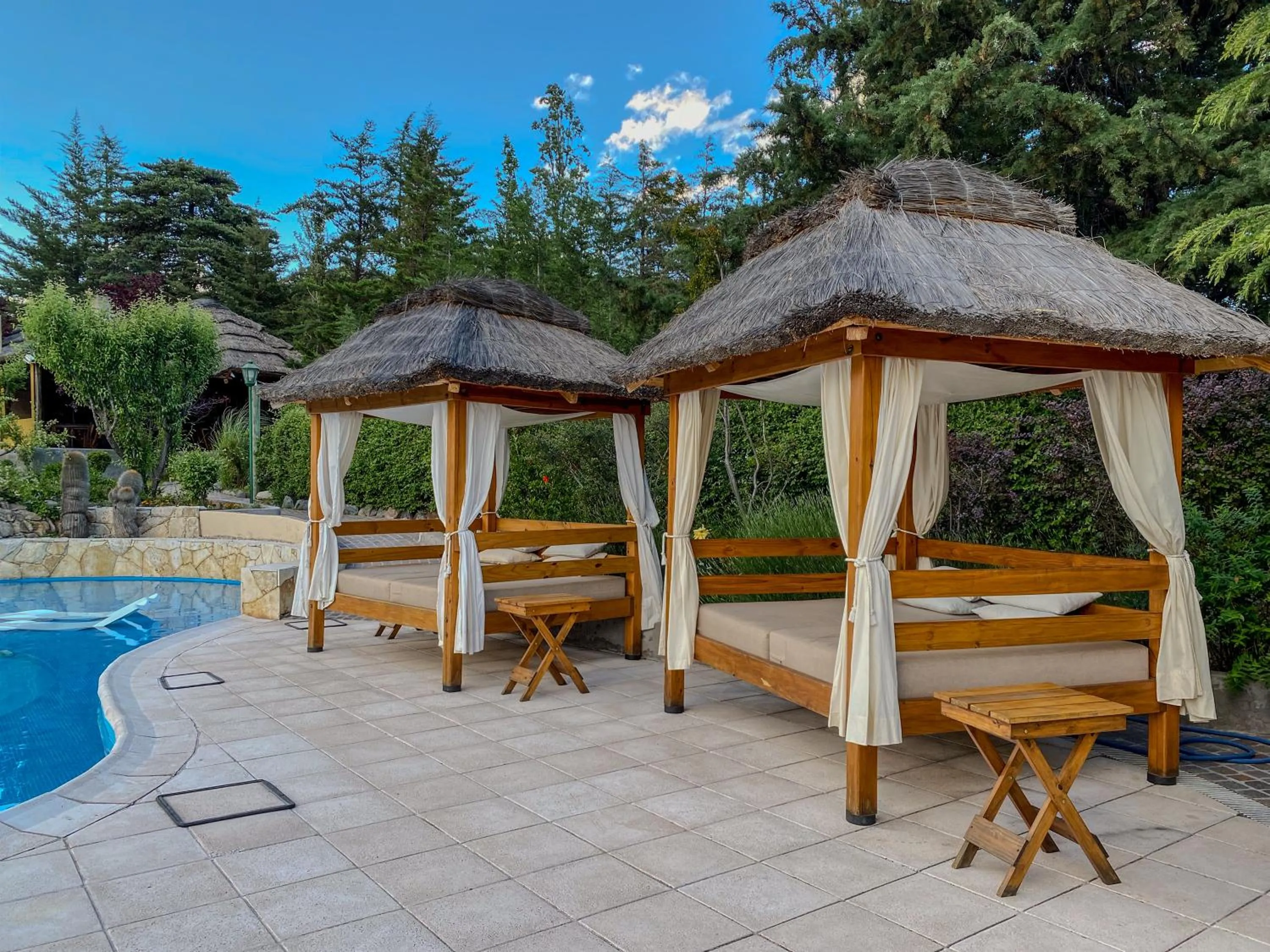 Swimming pool in El Carmelo Mountain Lodge