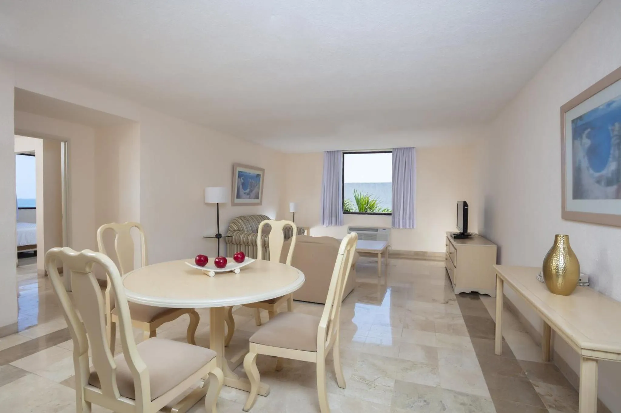 Photo of the whole room in Fiesta Inn Veracruz Malecon