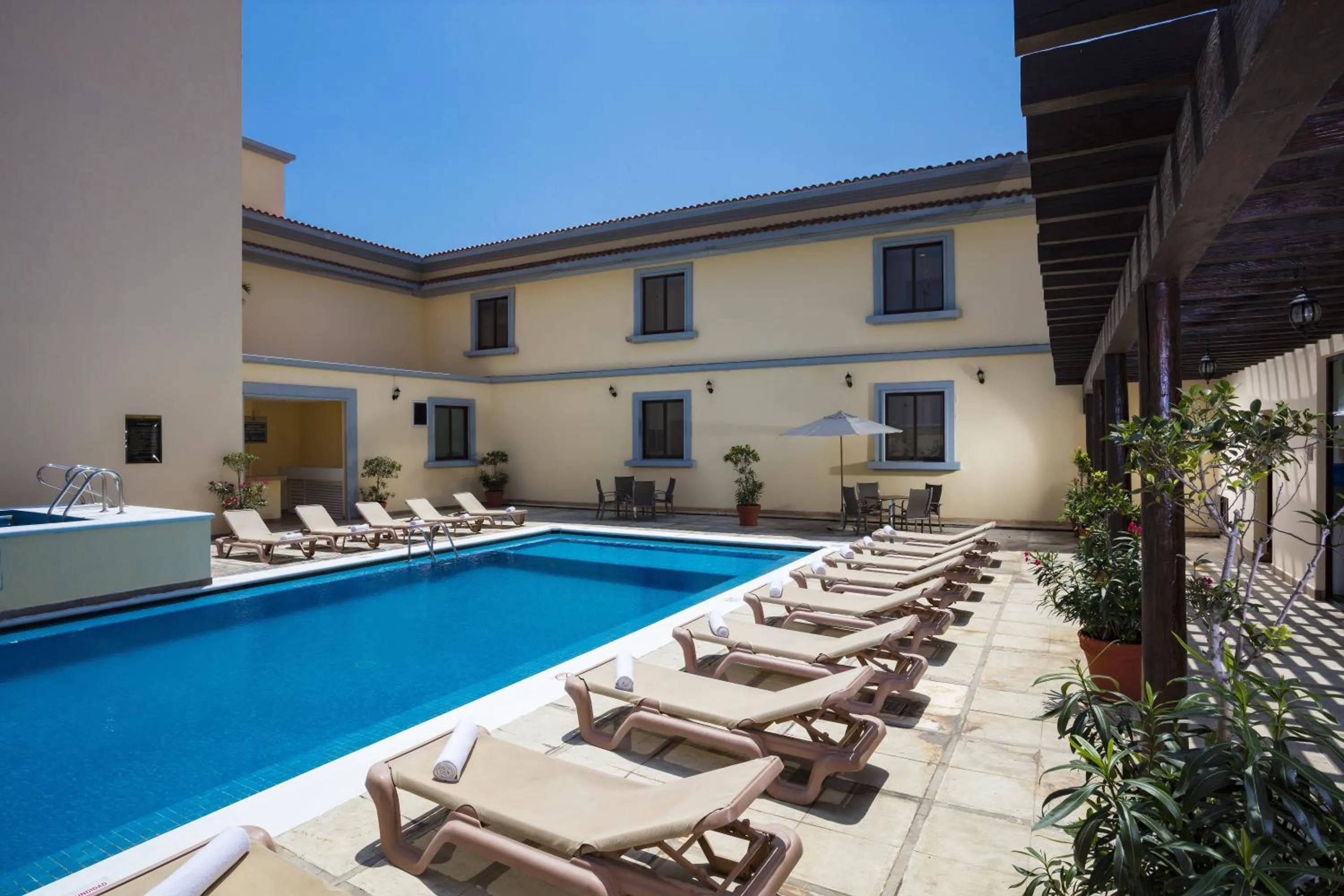 Swimming pool in Fiesta Inn Veracruz Malecon