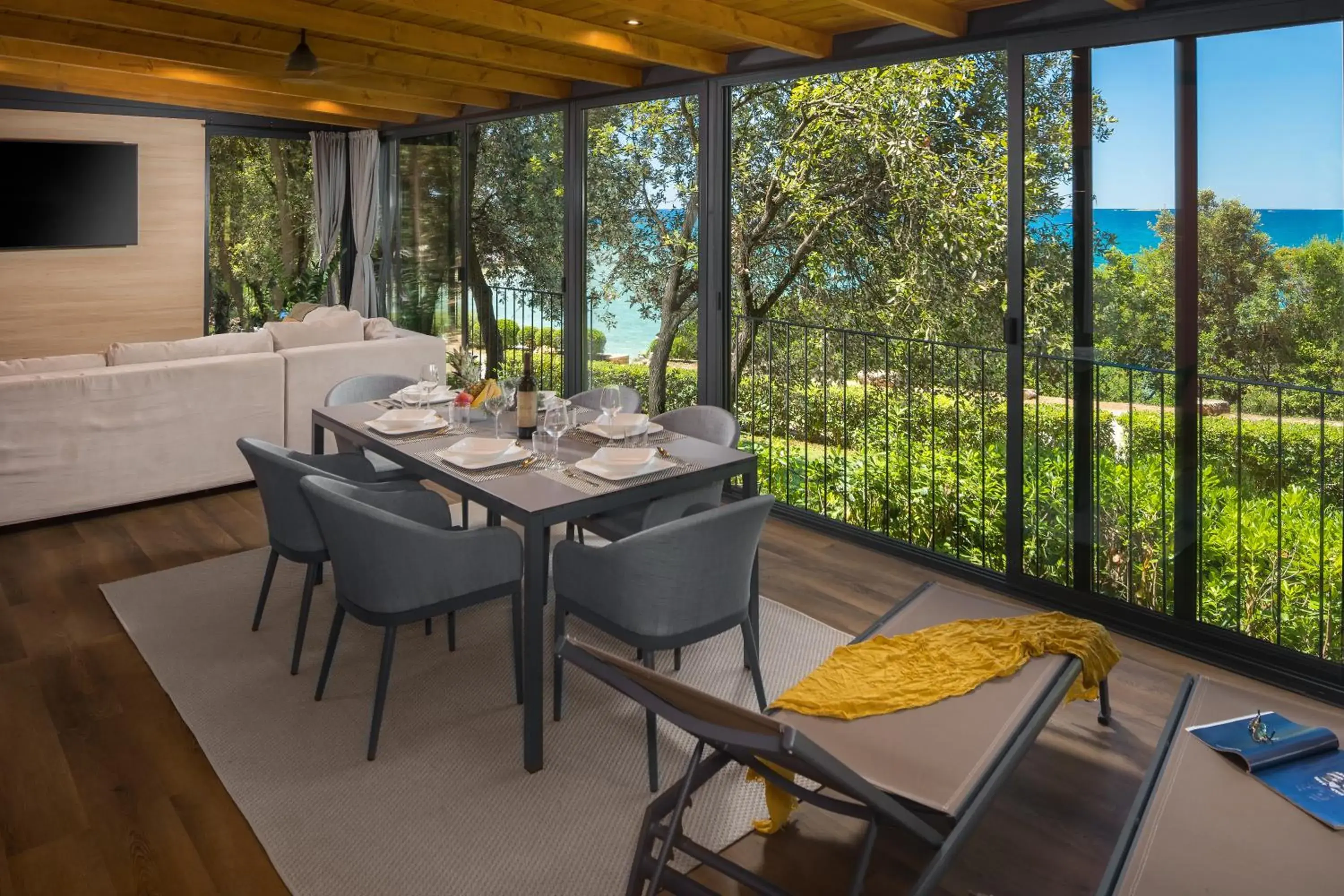 Prestige Mobile Home with Jacuzzi - Sea View in Camping Homes Mon Perin Prestige Mobile Home with Jacuzzi - Sea View in Camping Homes Mon Perin