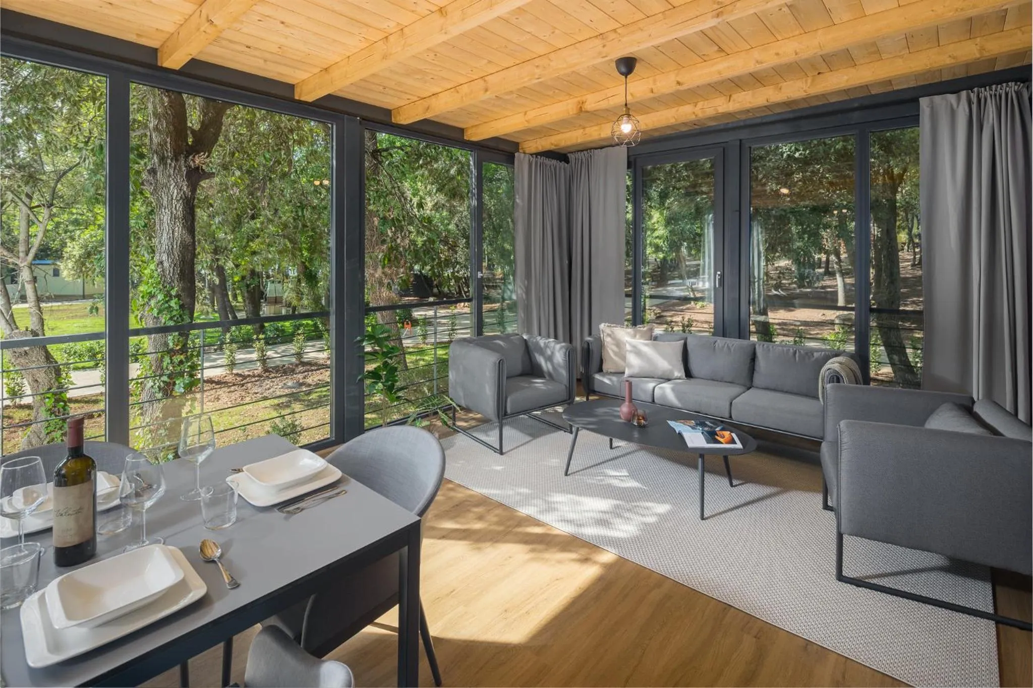 Day in Camping Homes Mon Perin