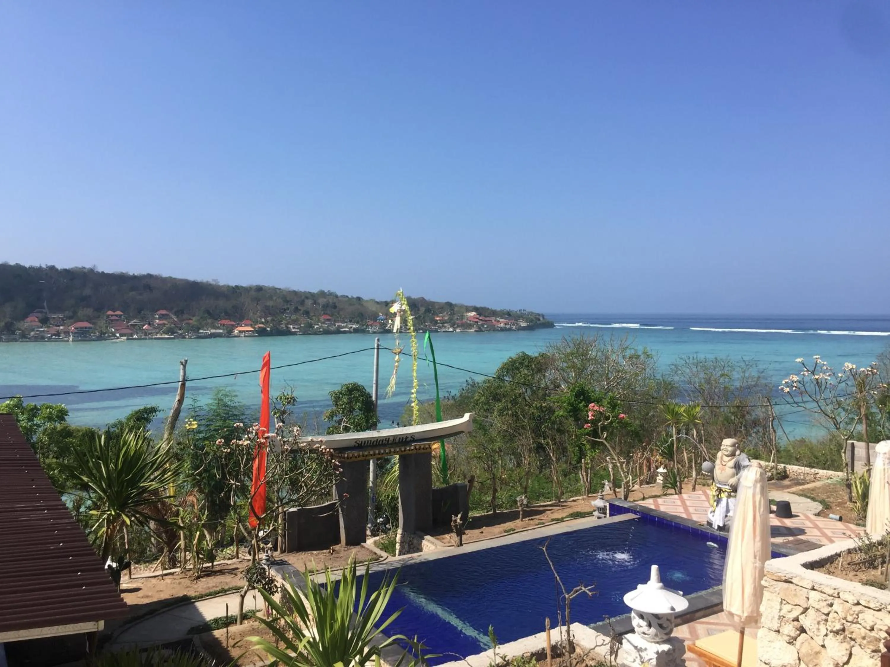 Sea view in Sunday Huts Lembongan