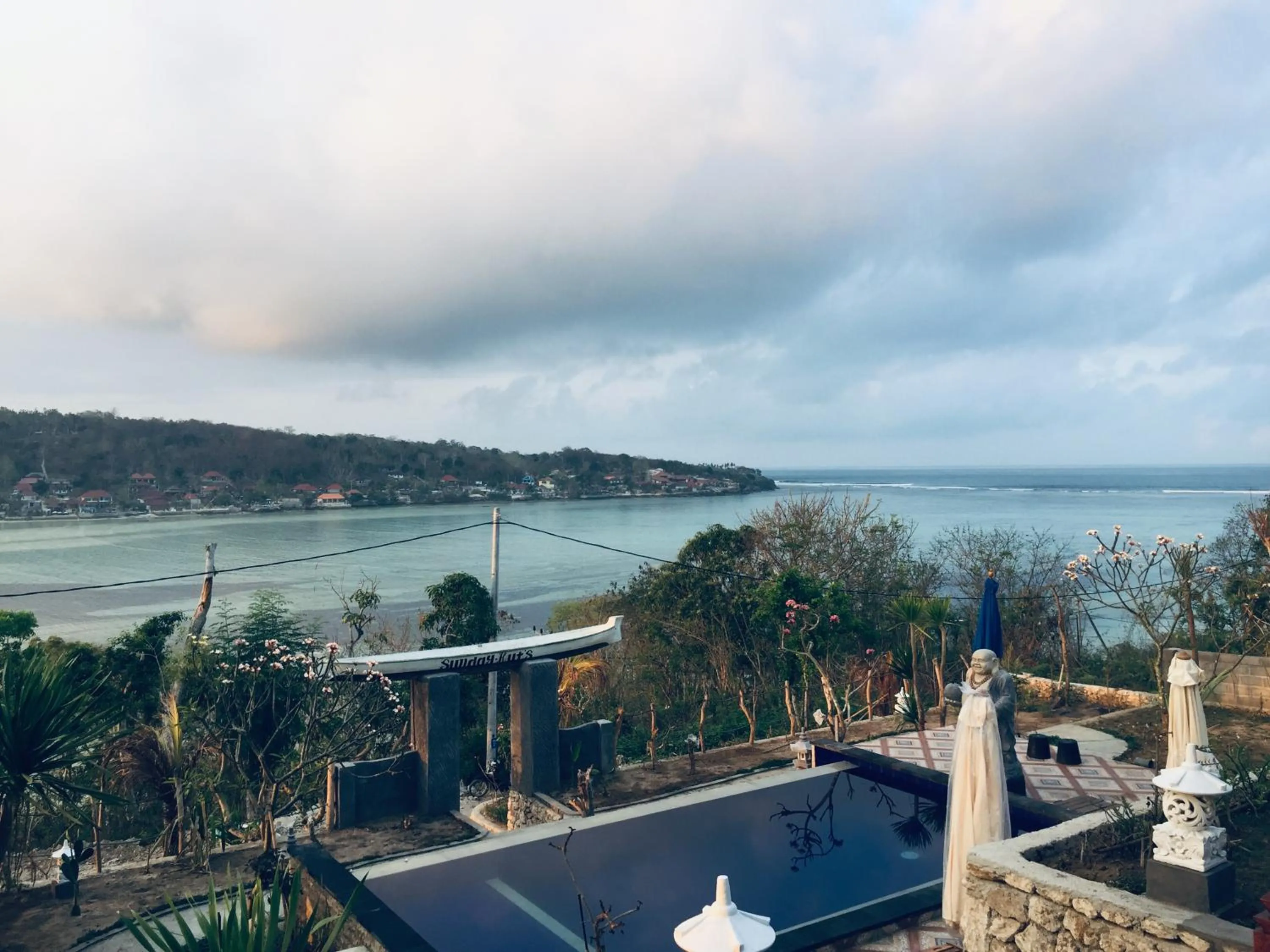 Sea view in Sunday Huts Lembongan