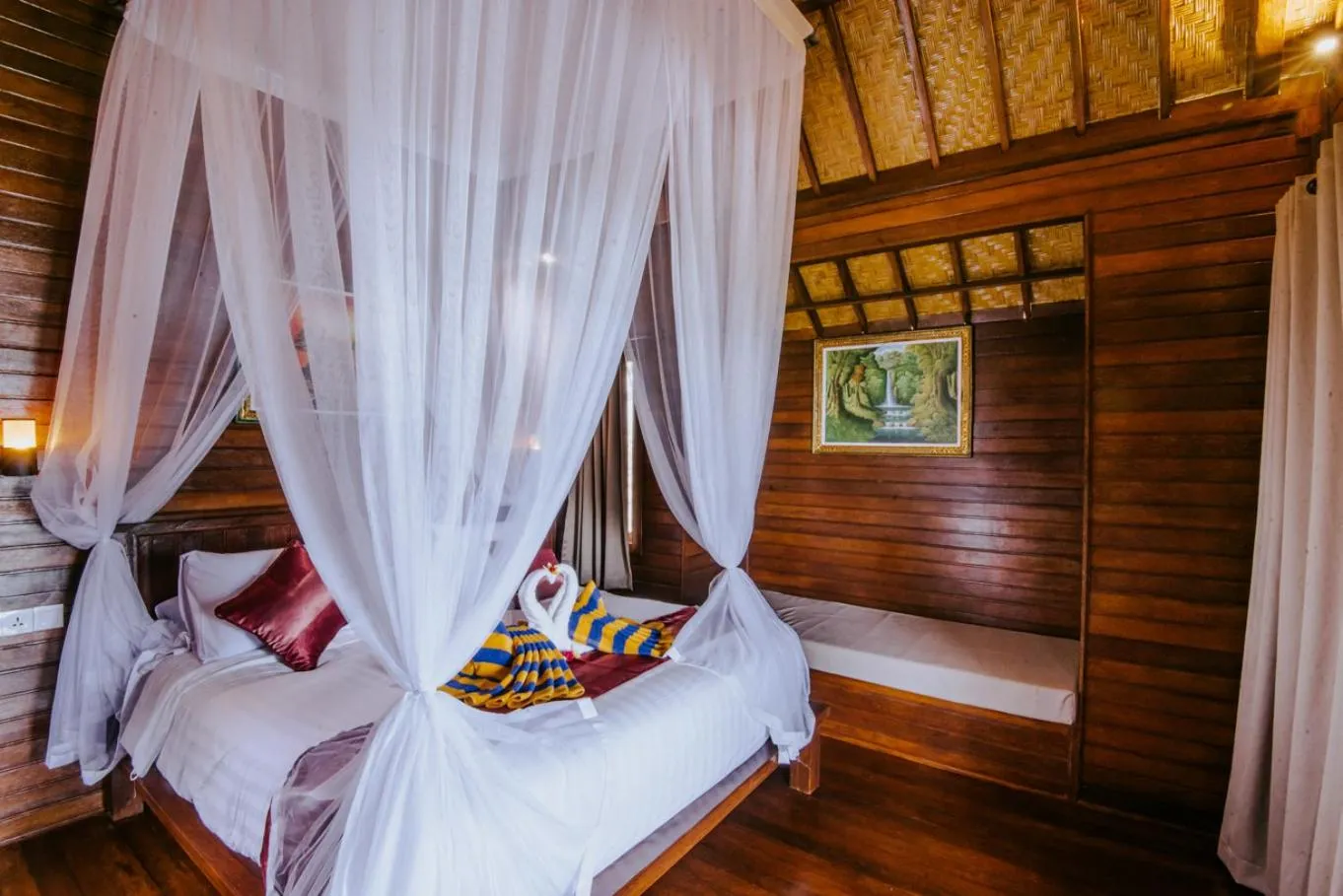 Bed in Sunday Huts Lembongan