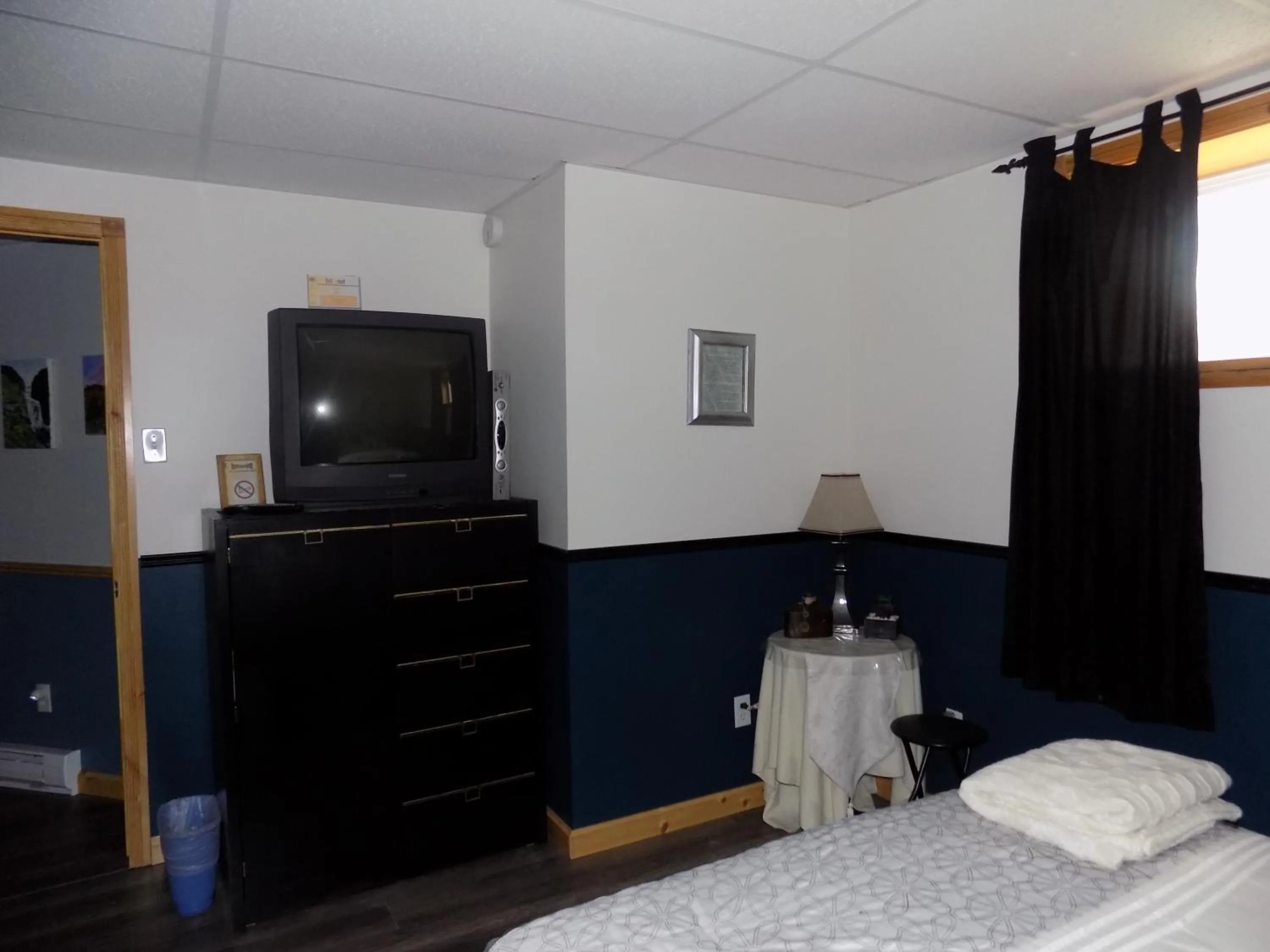 Decorative detail, Bed in Gîte Esprit Follet