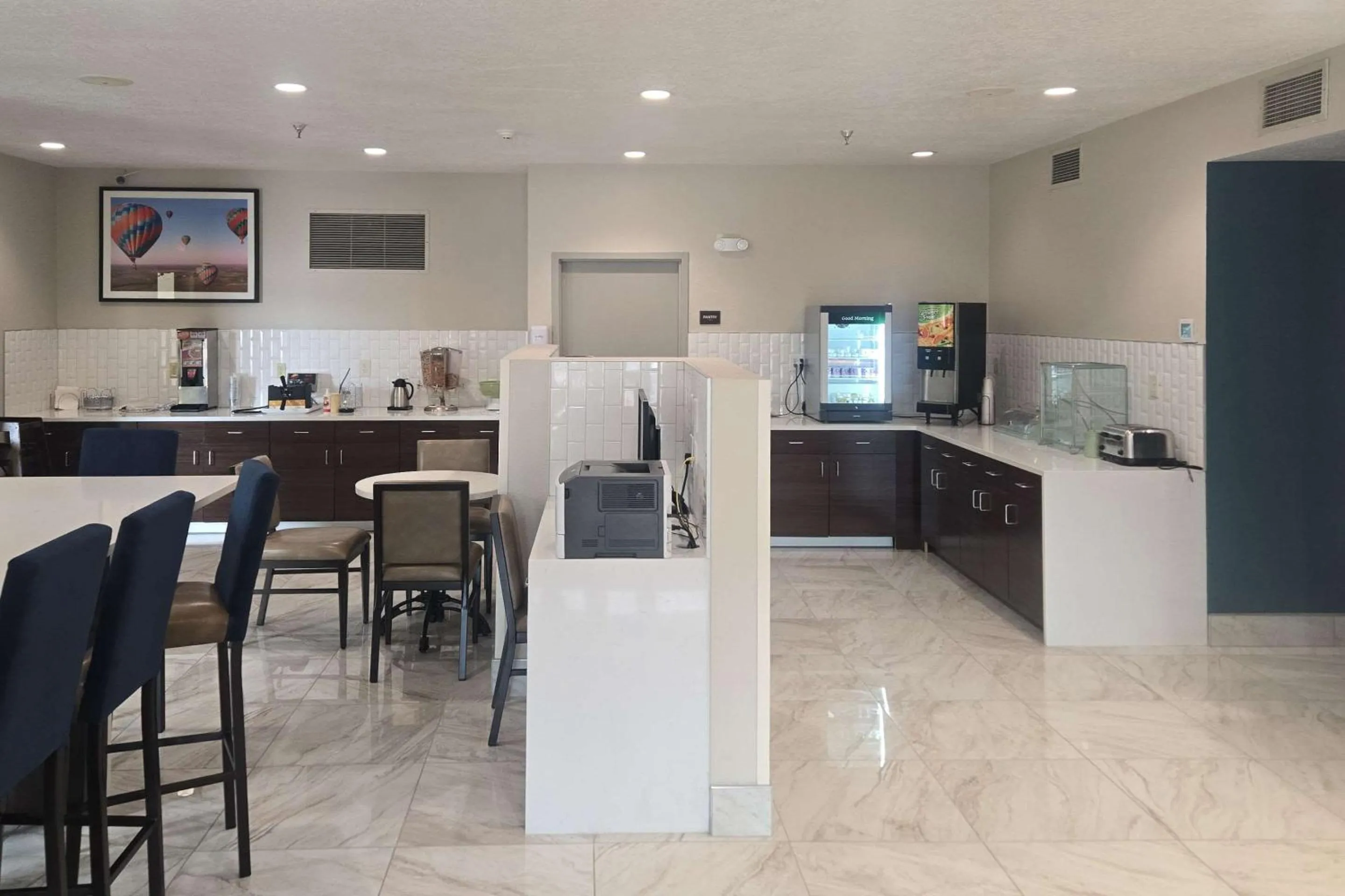 Breakfast in Super 8 by Wyndham Albuquerque Airport