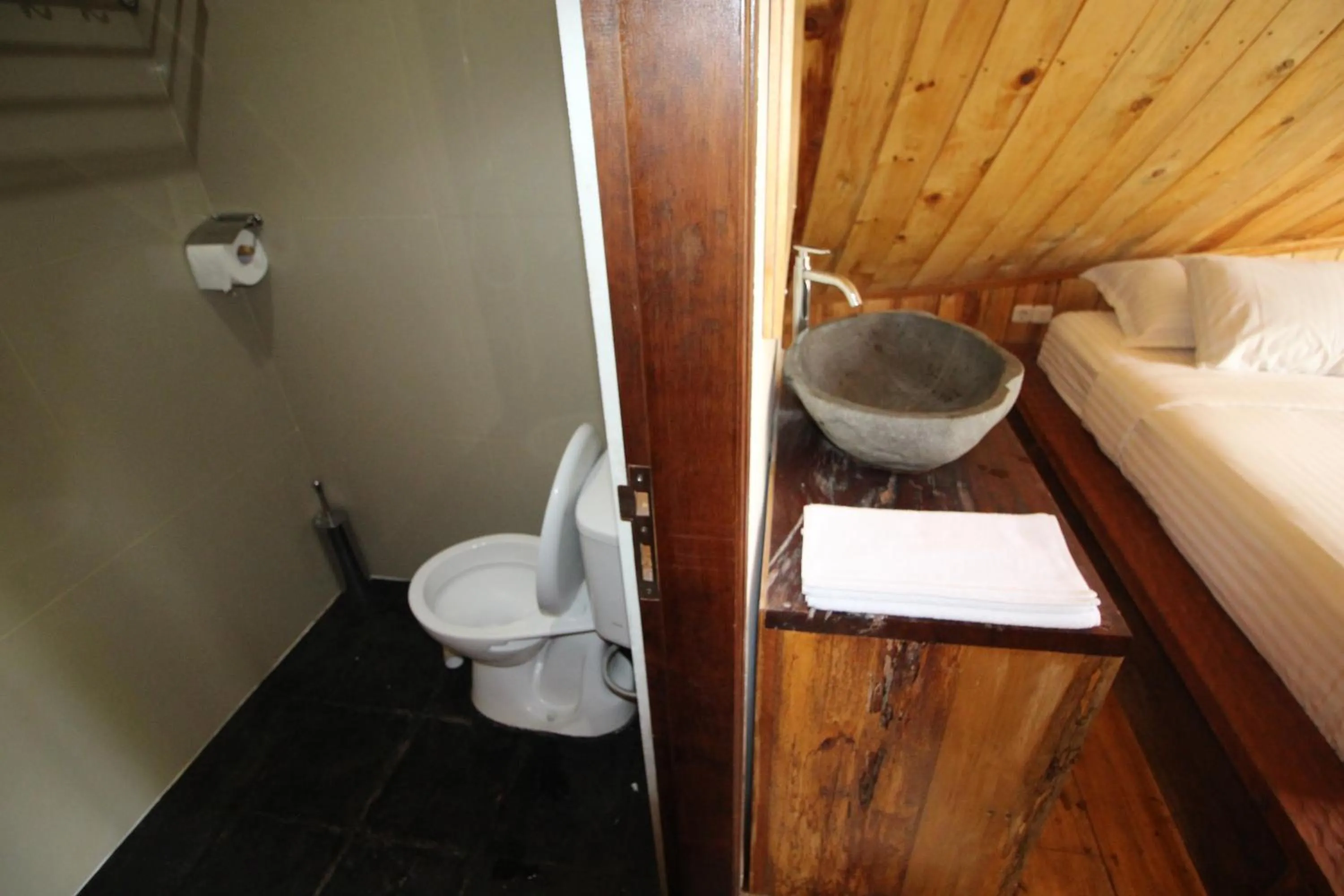 Bathroom in Padi Ecolodge