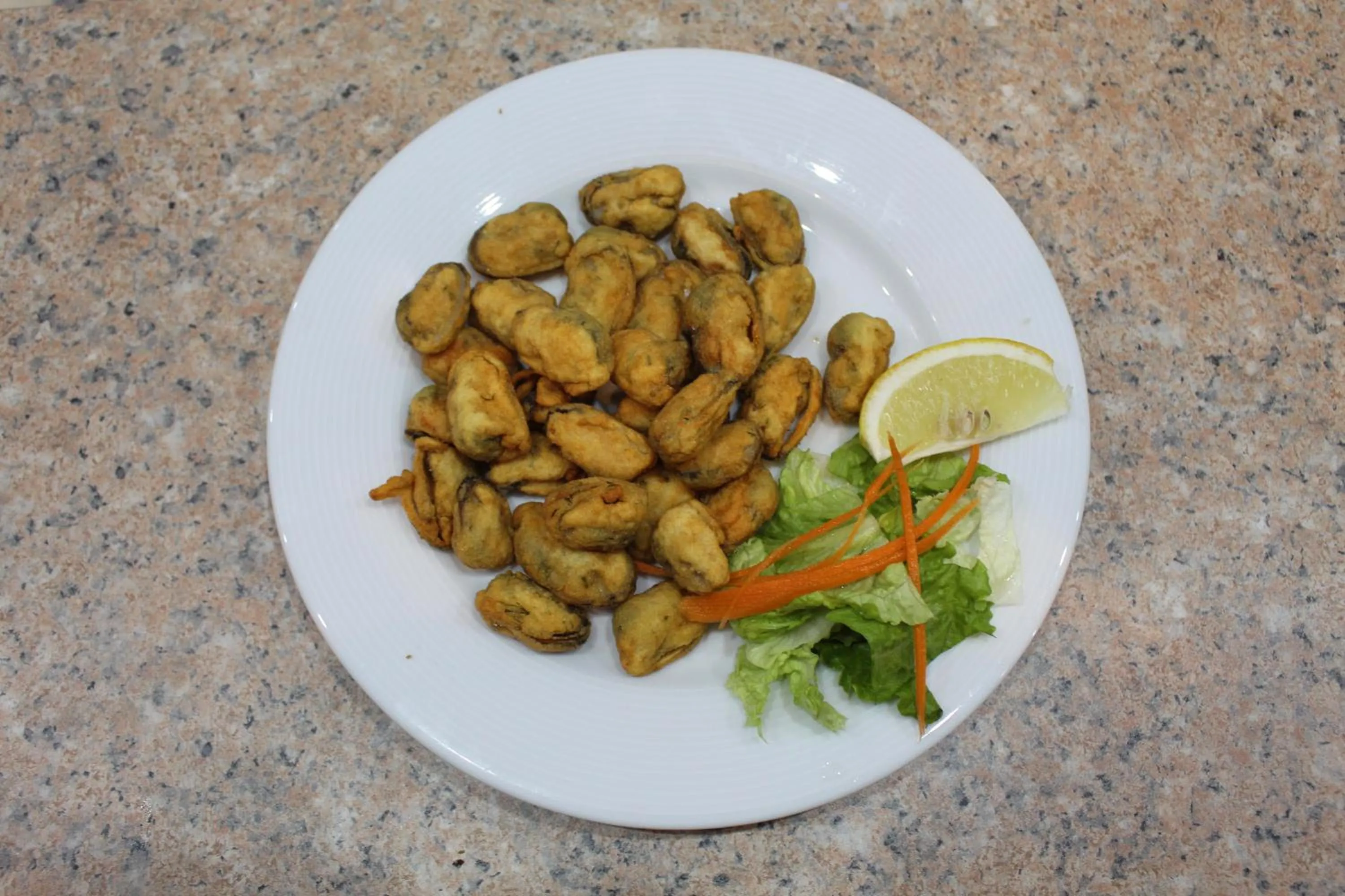 Restaurant/places to eat in Hotel Evridika