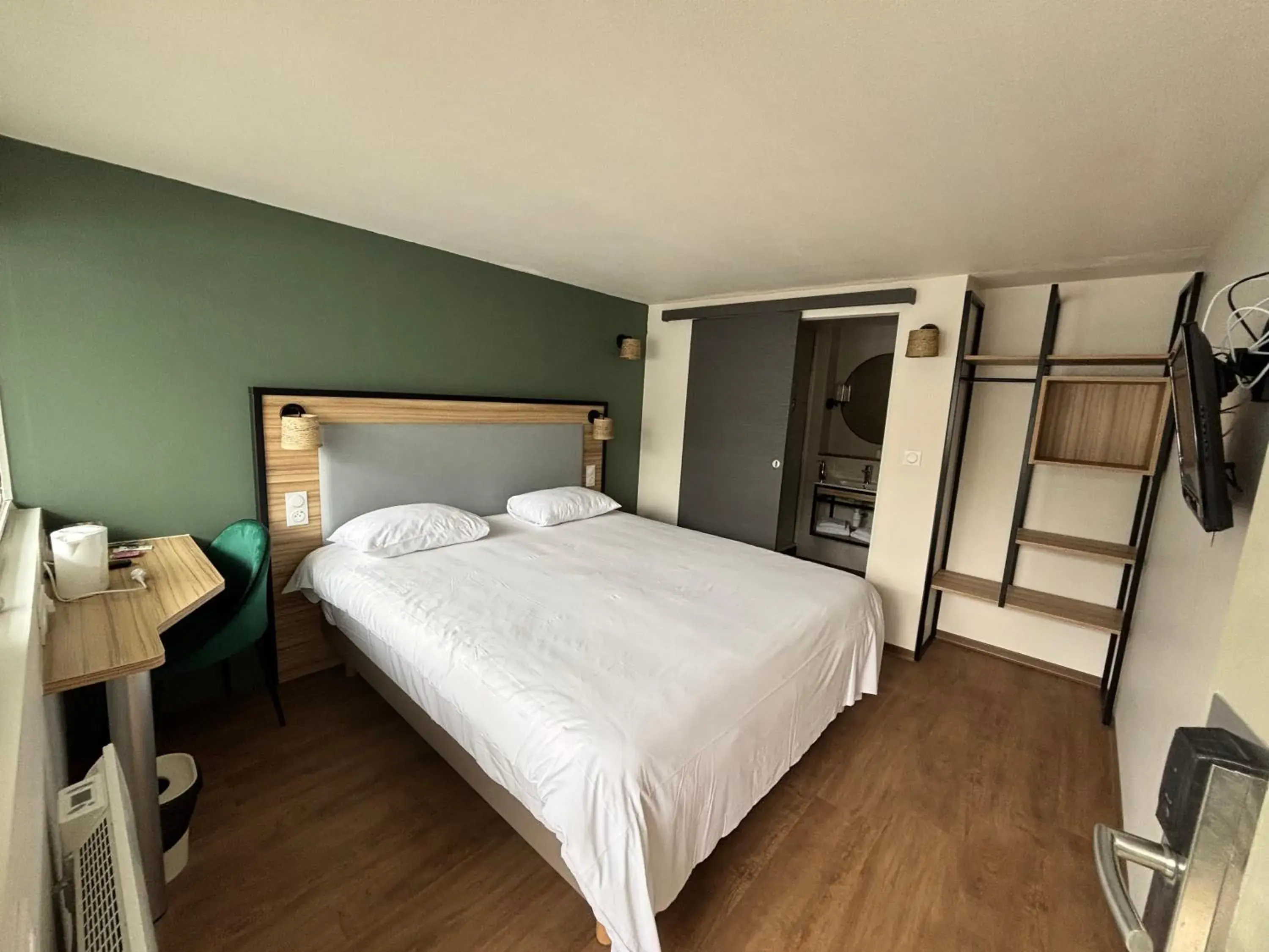 Double Room in Campanile Saumur Double Room in Campanile Saumur