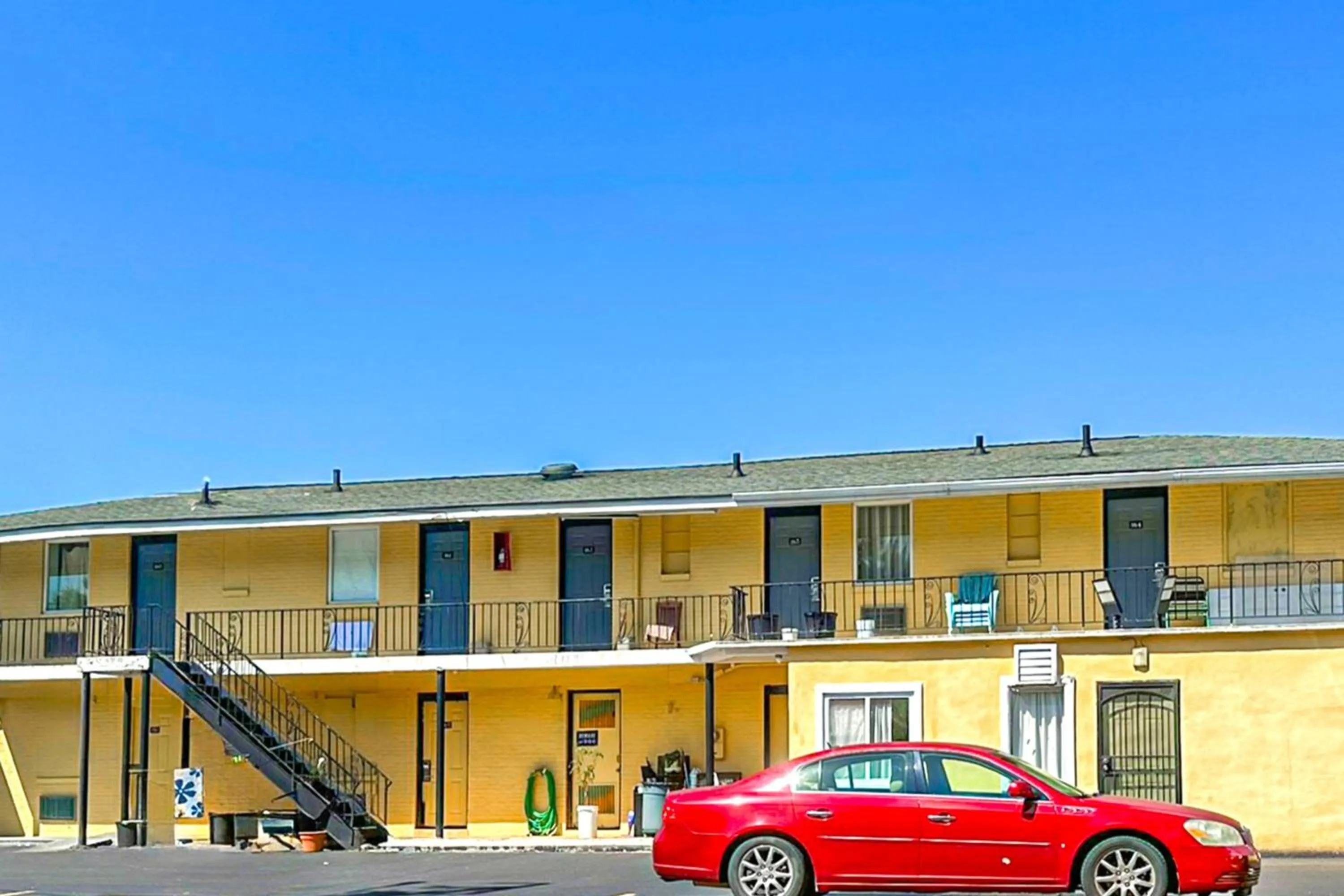 Parking in OYO Hotel Jonesboro Near Atlanta Airport