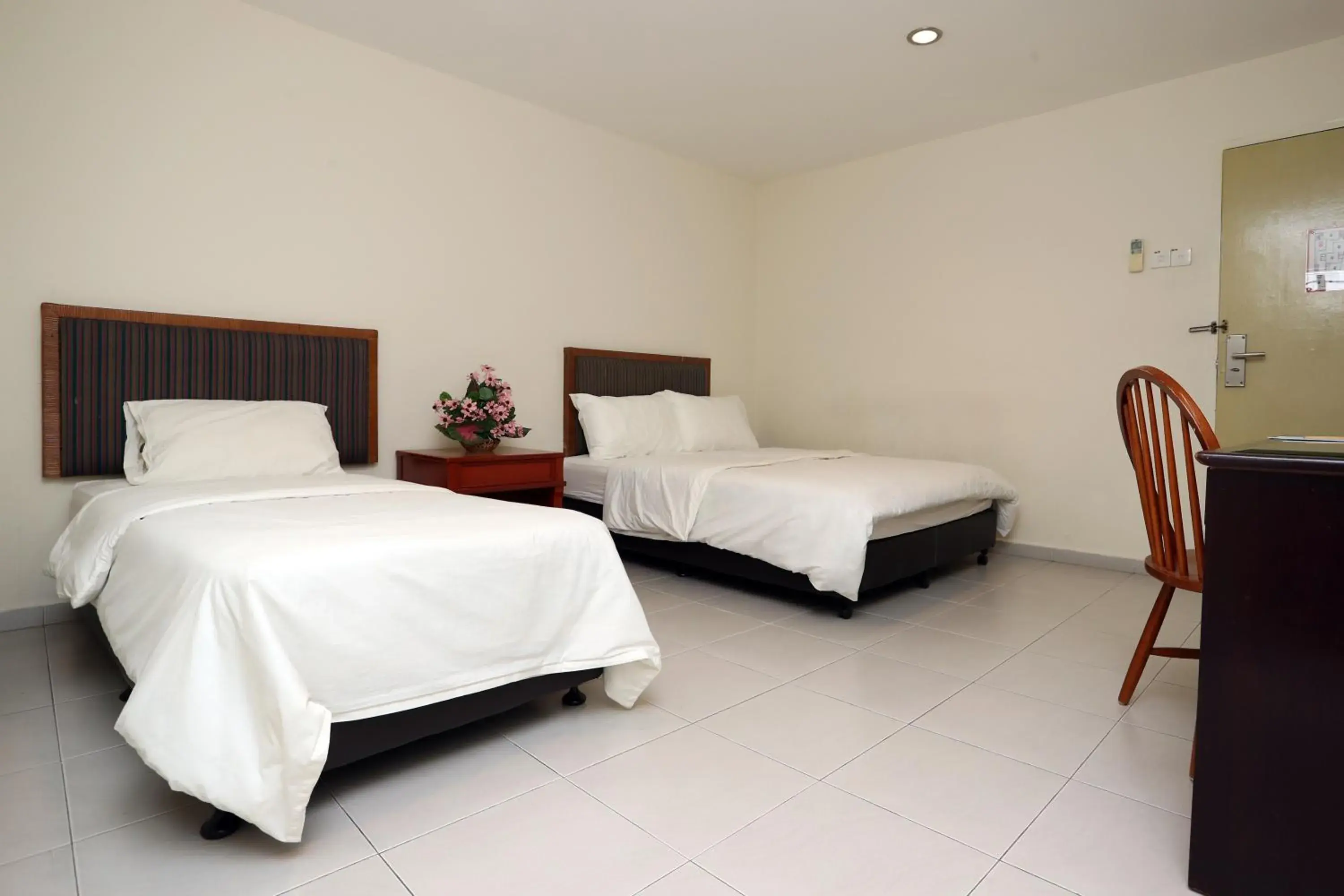 Triple Room in Hotel Rembia Triple Room in Hotel Rembia