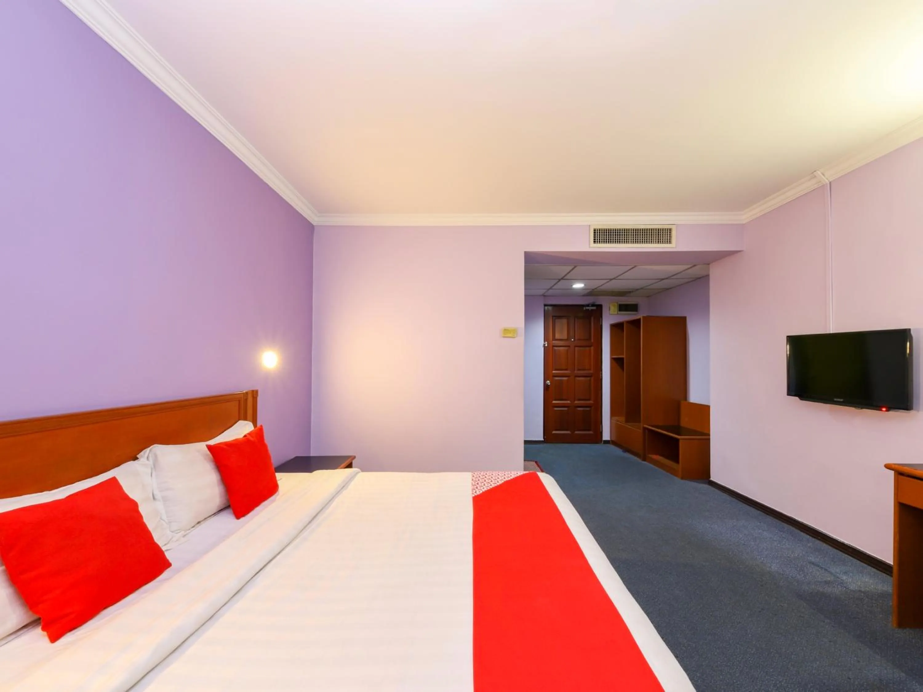 Bedroom in OYO 472 Comfort Hotel 1