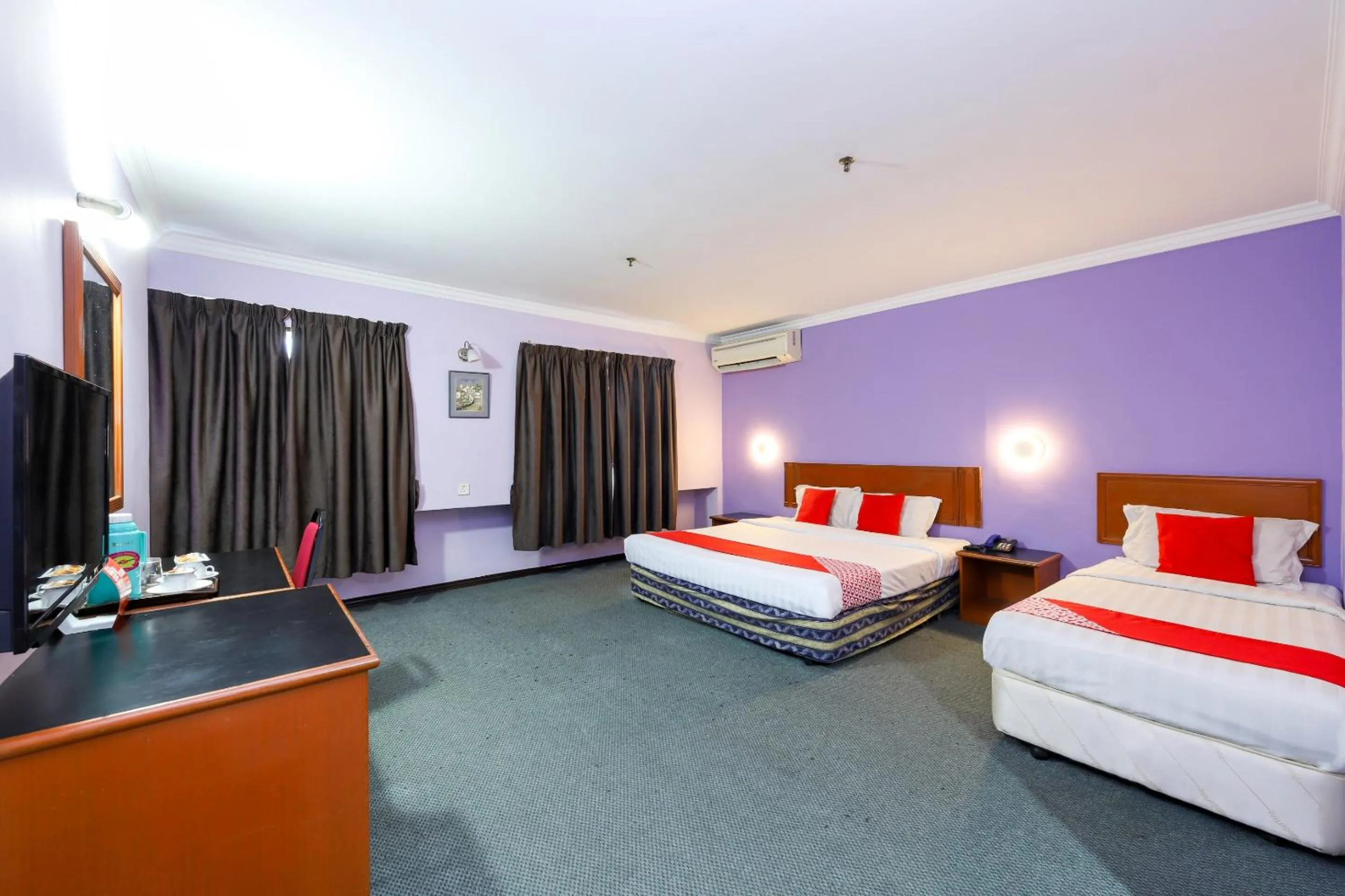 Bedroom in OYO 472 Comfort Hotel 1