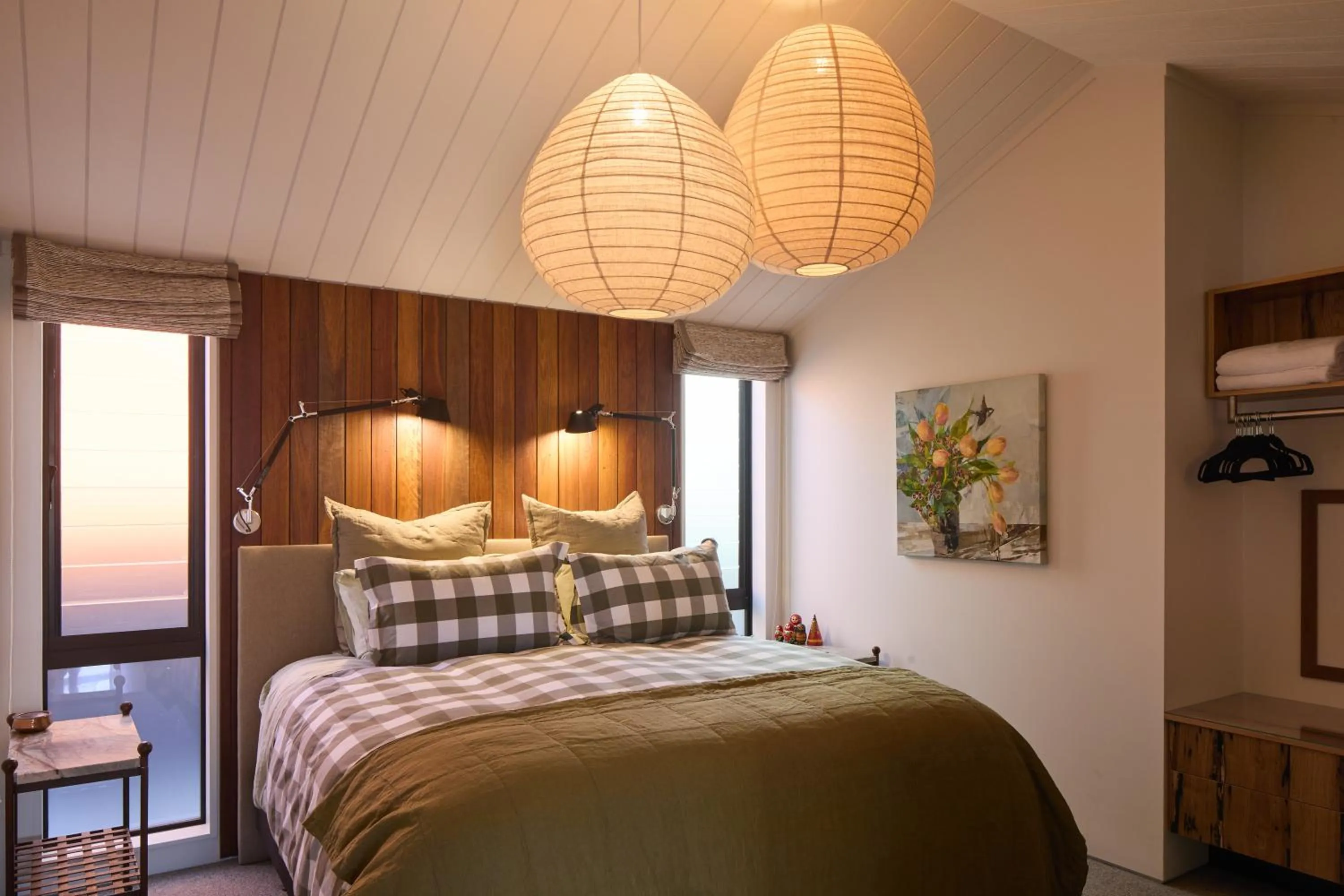 Bedroom, Bed in Newton Heights