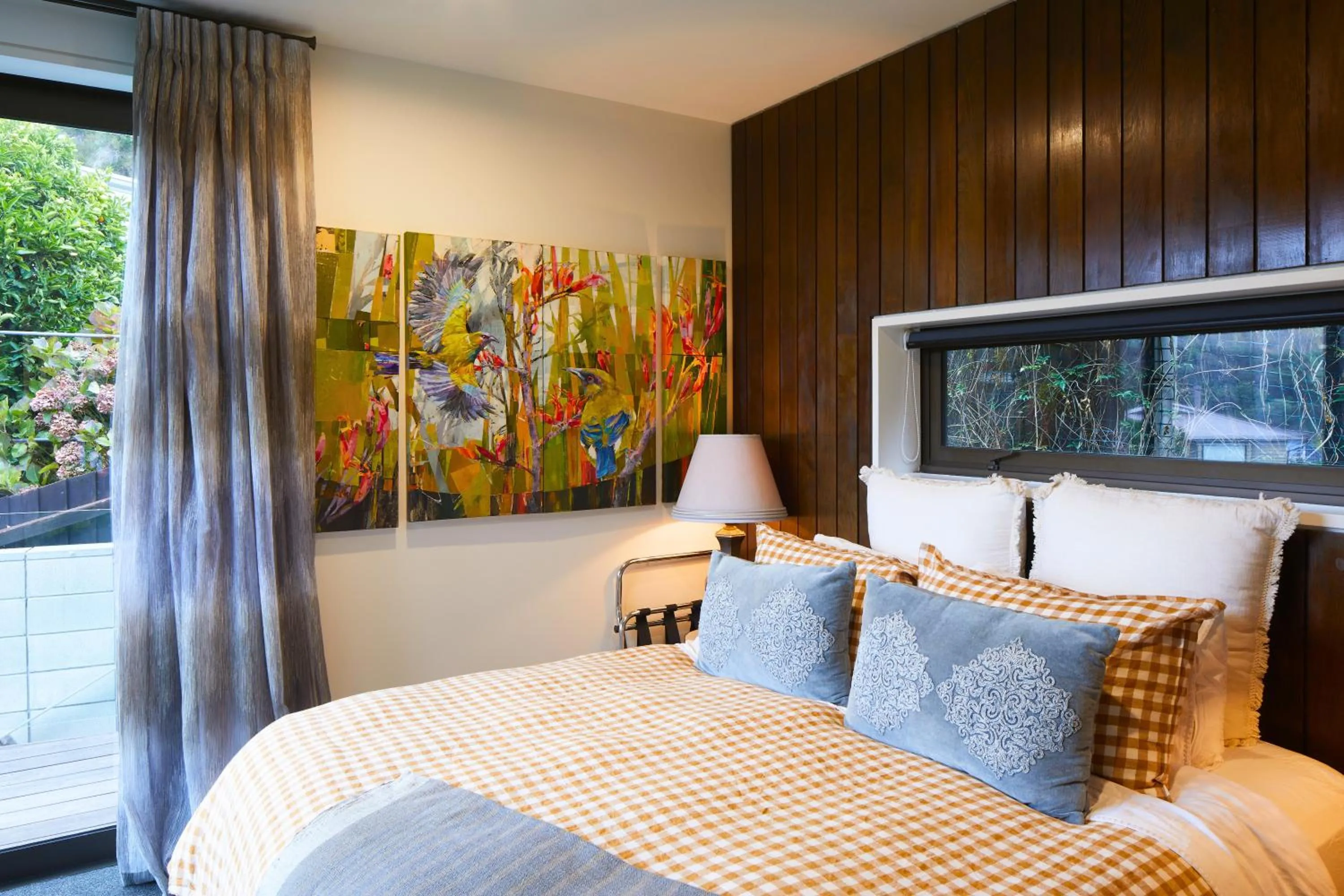 Bed in Newton Heights