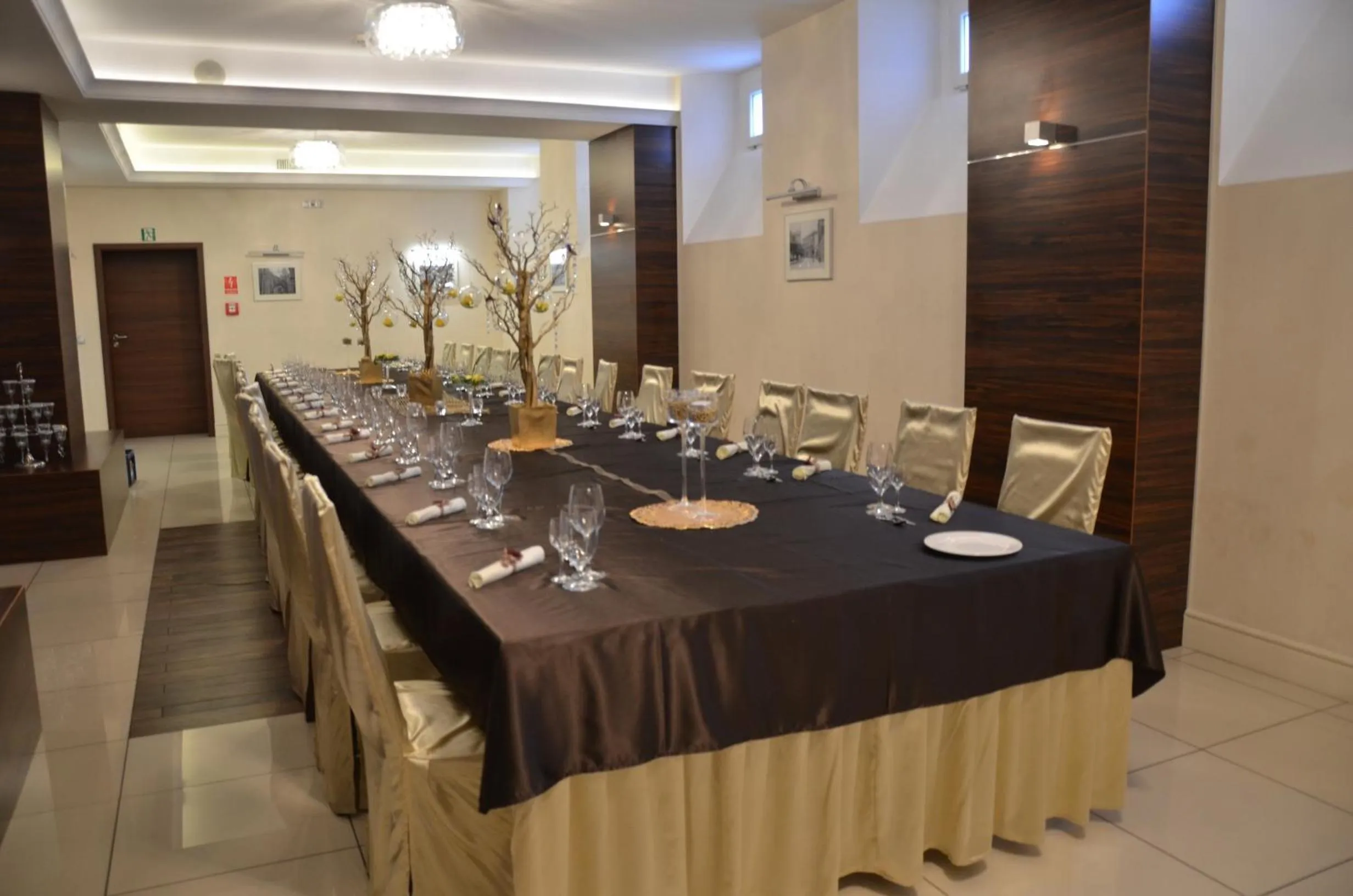 Restaurant/places to eat in Hotel Racibor