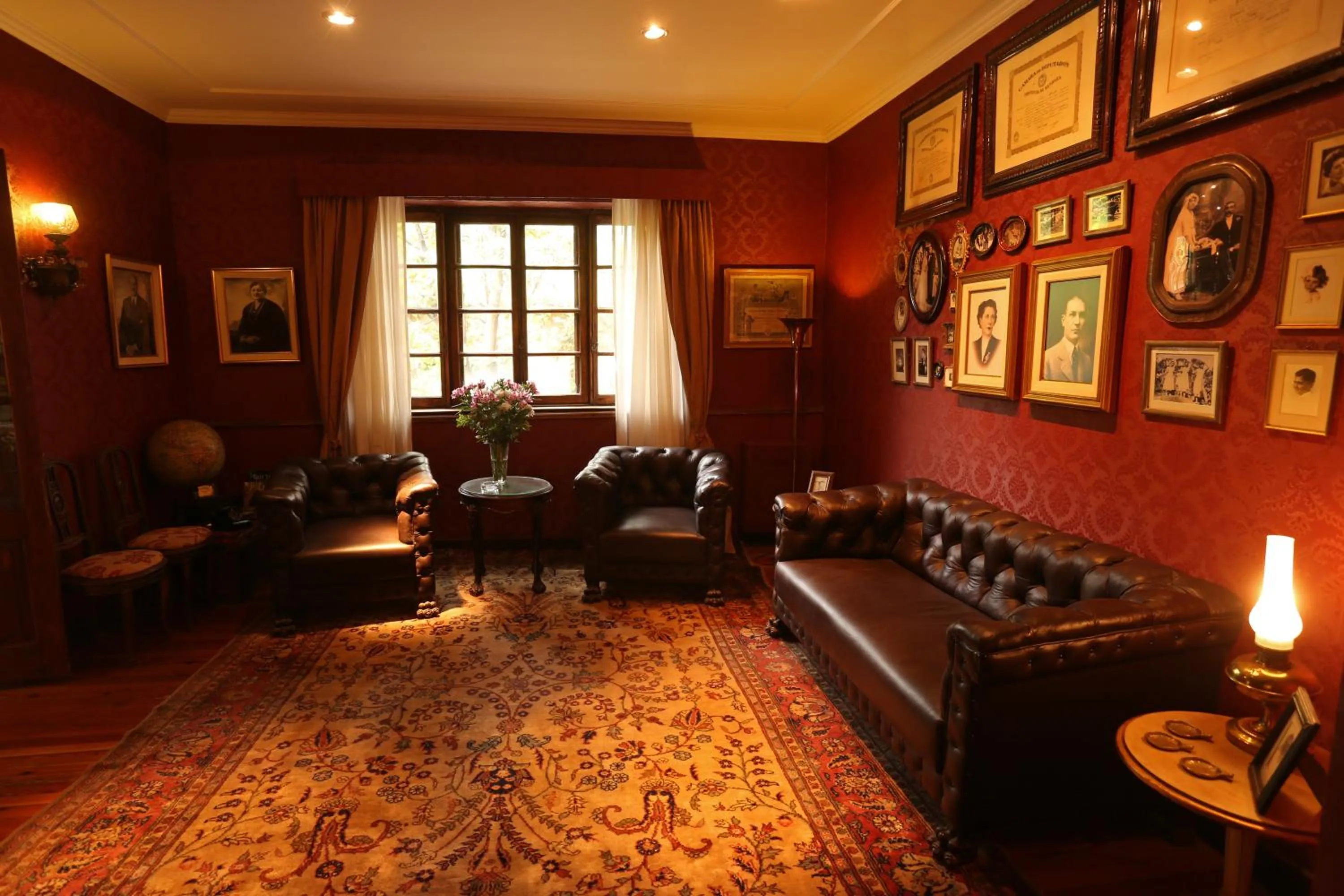 Library in Finca Adalgisa