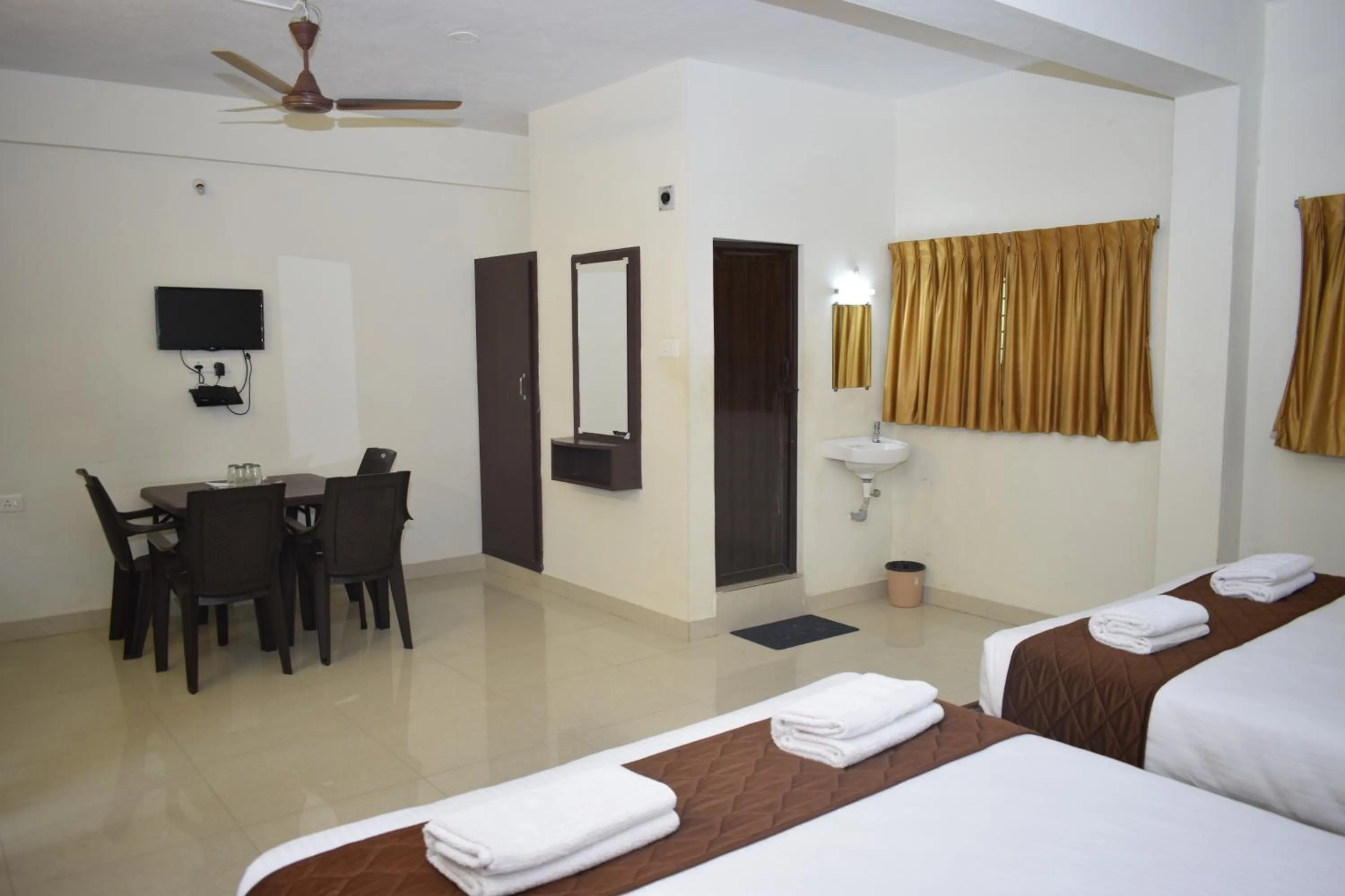 Photo of the whole room in Rani Residency