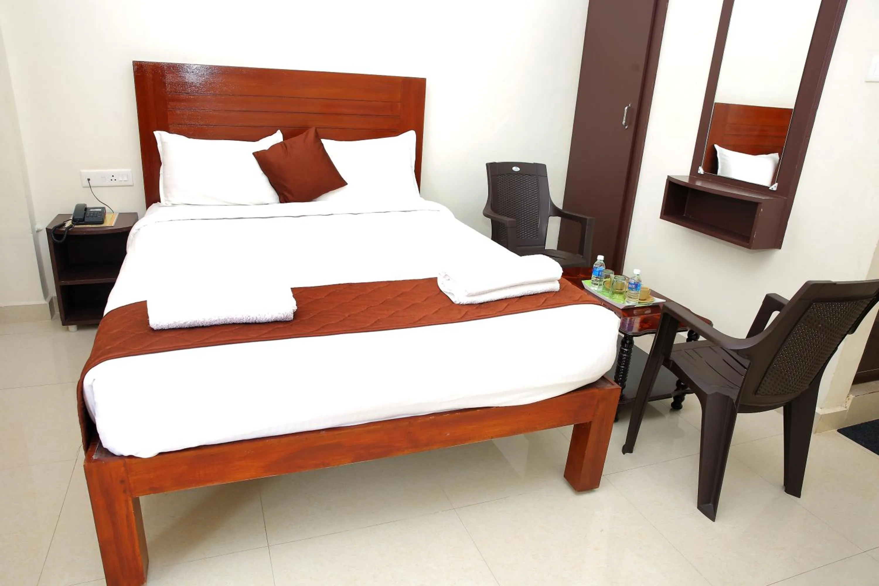 Photo of the whole room in Rani Residency