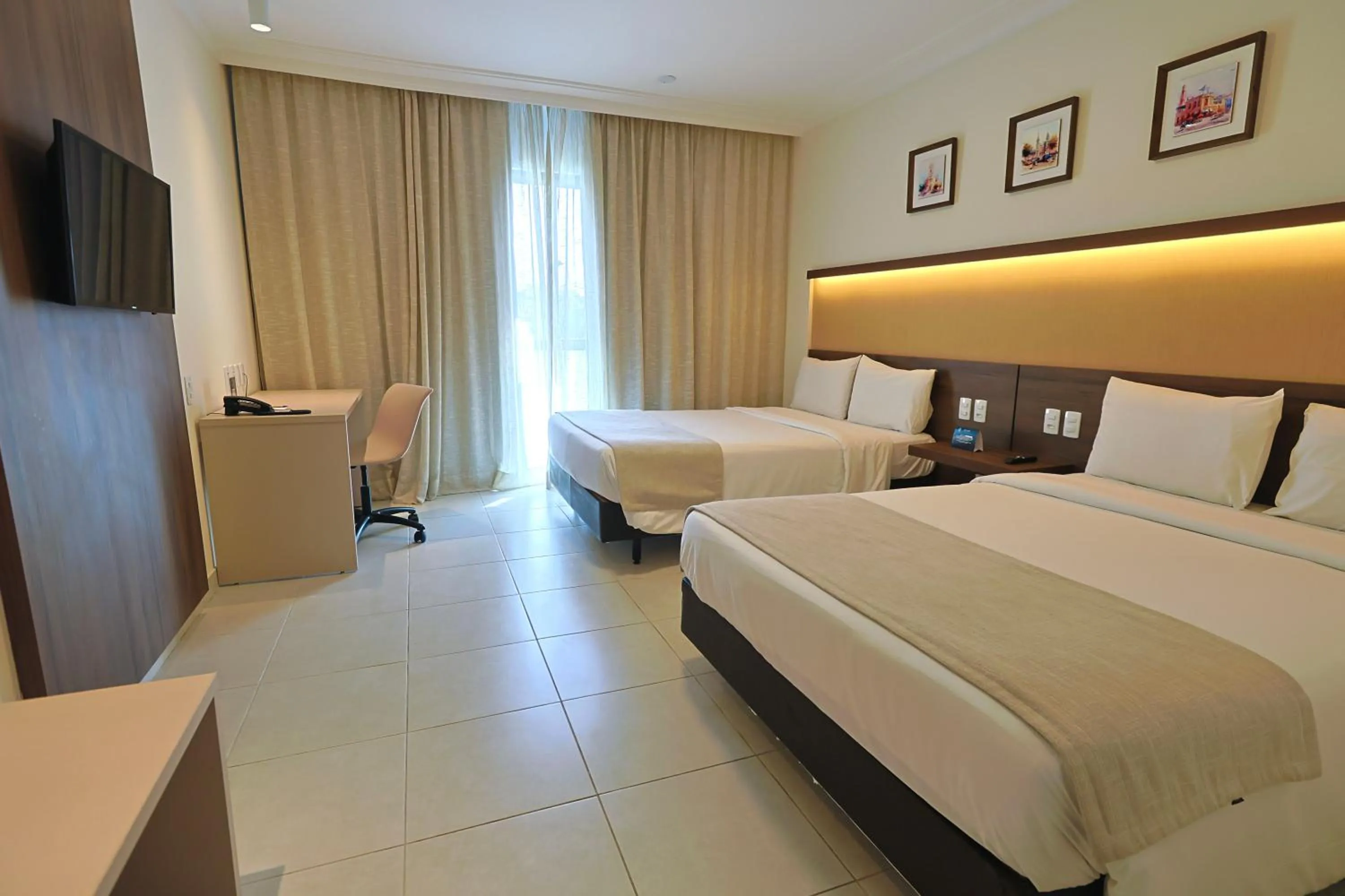 Bed in Del Mar Hotel