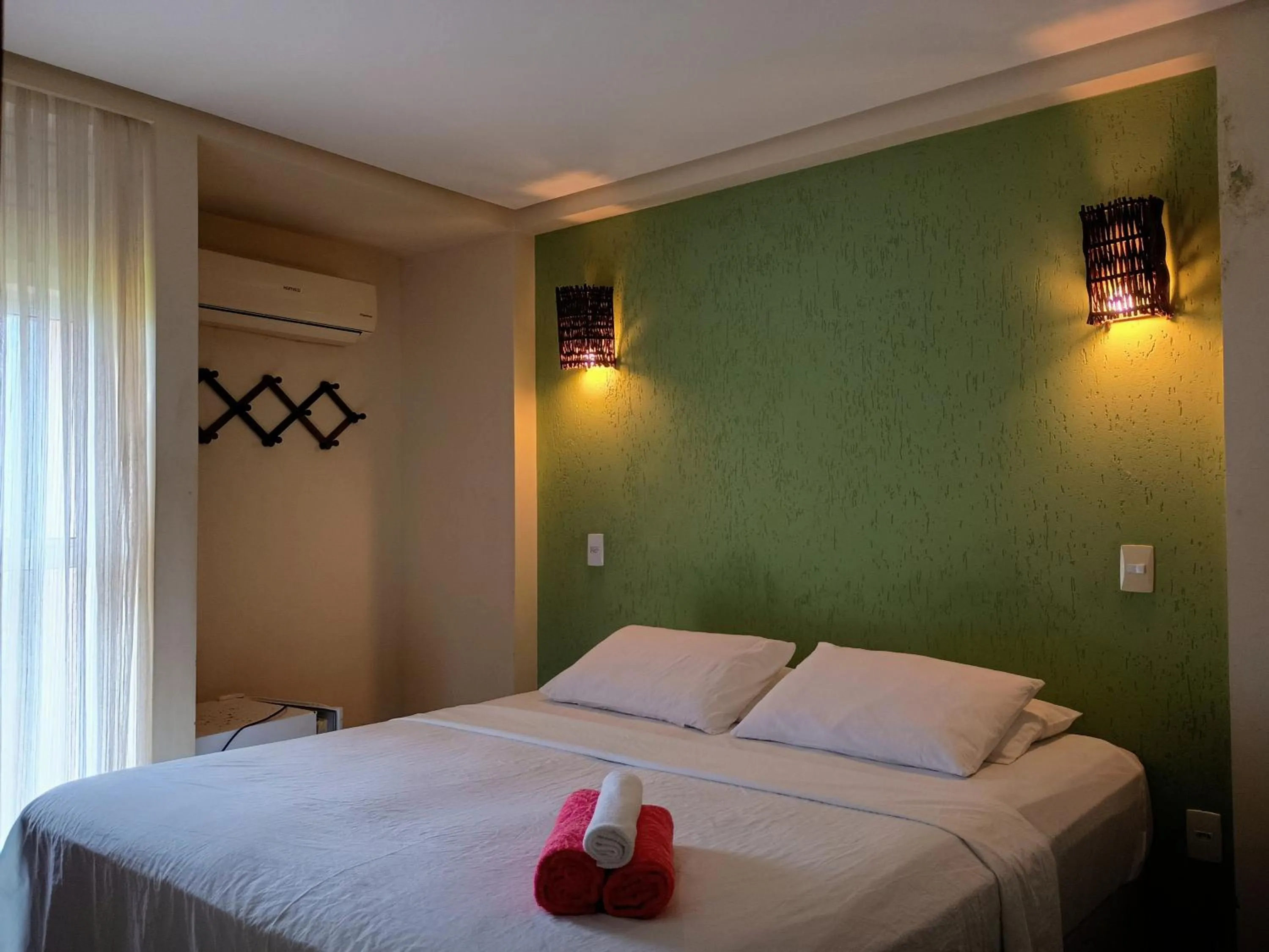 Photo of the whole room, Bed in Pousada Laguna