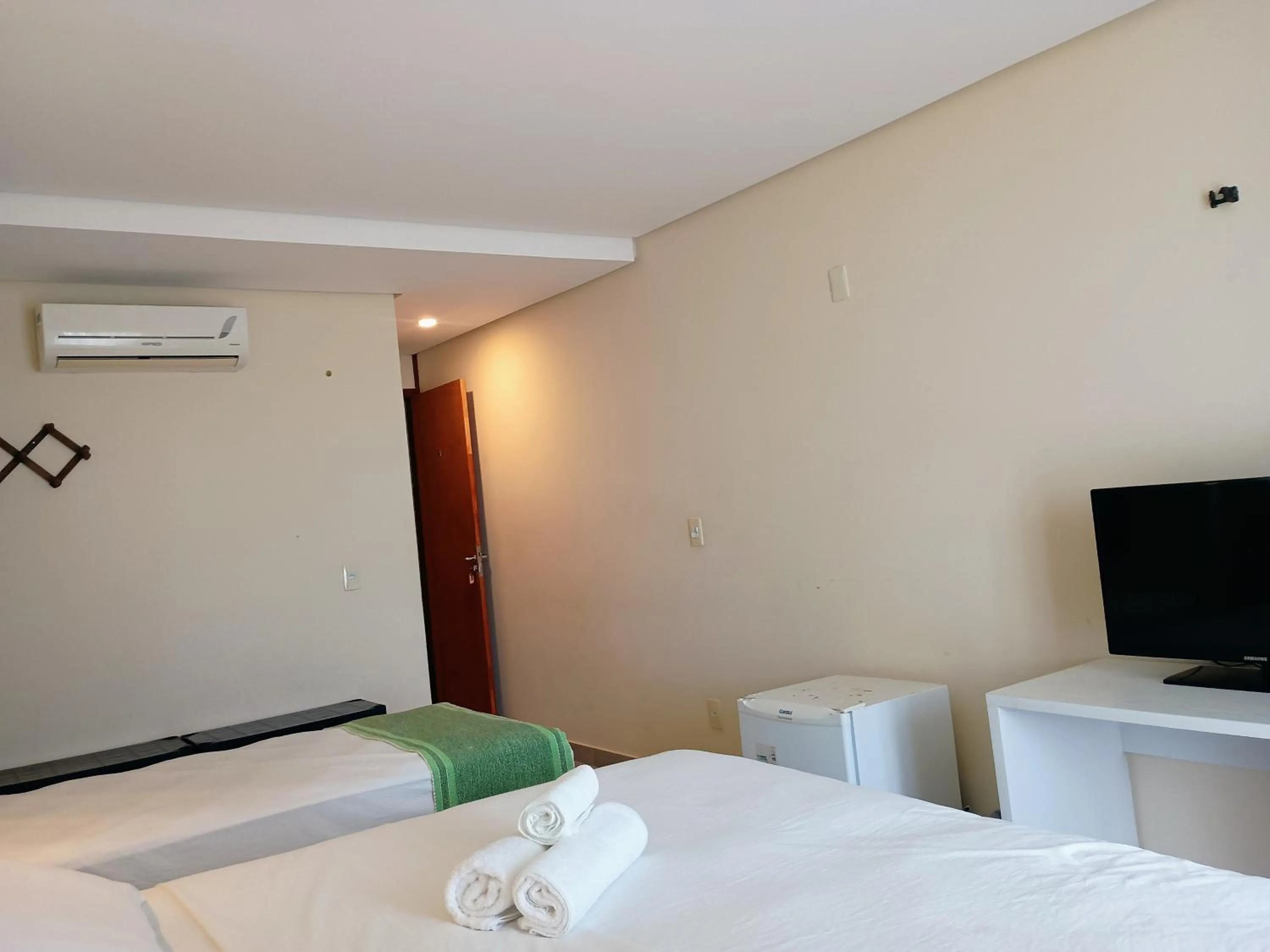 Photo of the whole room, Bed in Pousada Laguna