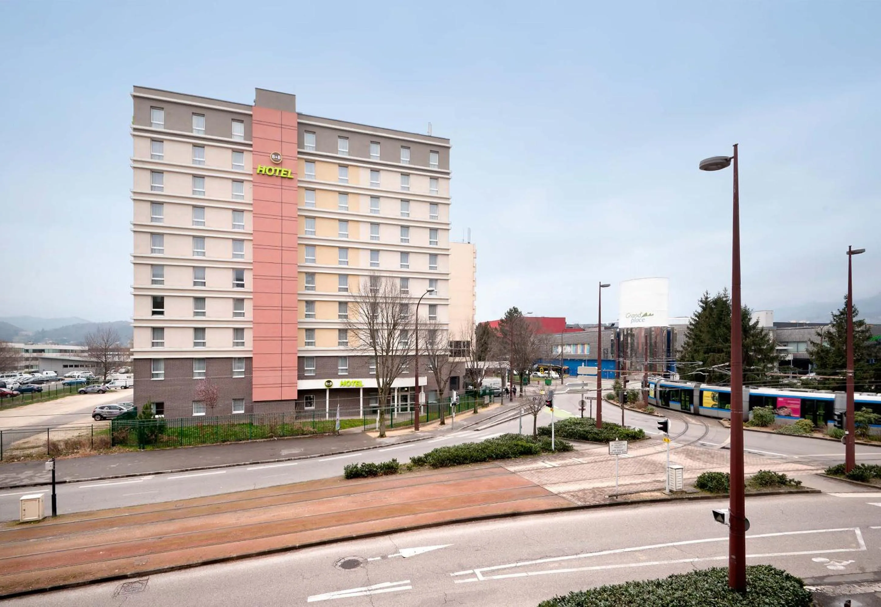 Property building in B&B HOTEL Grenoble Centre Alpexpo