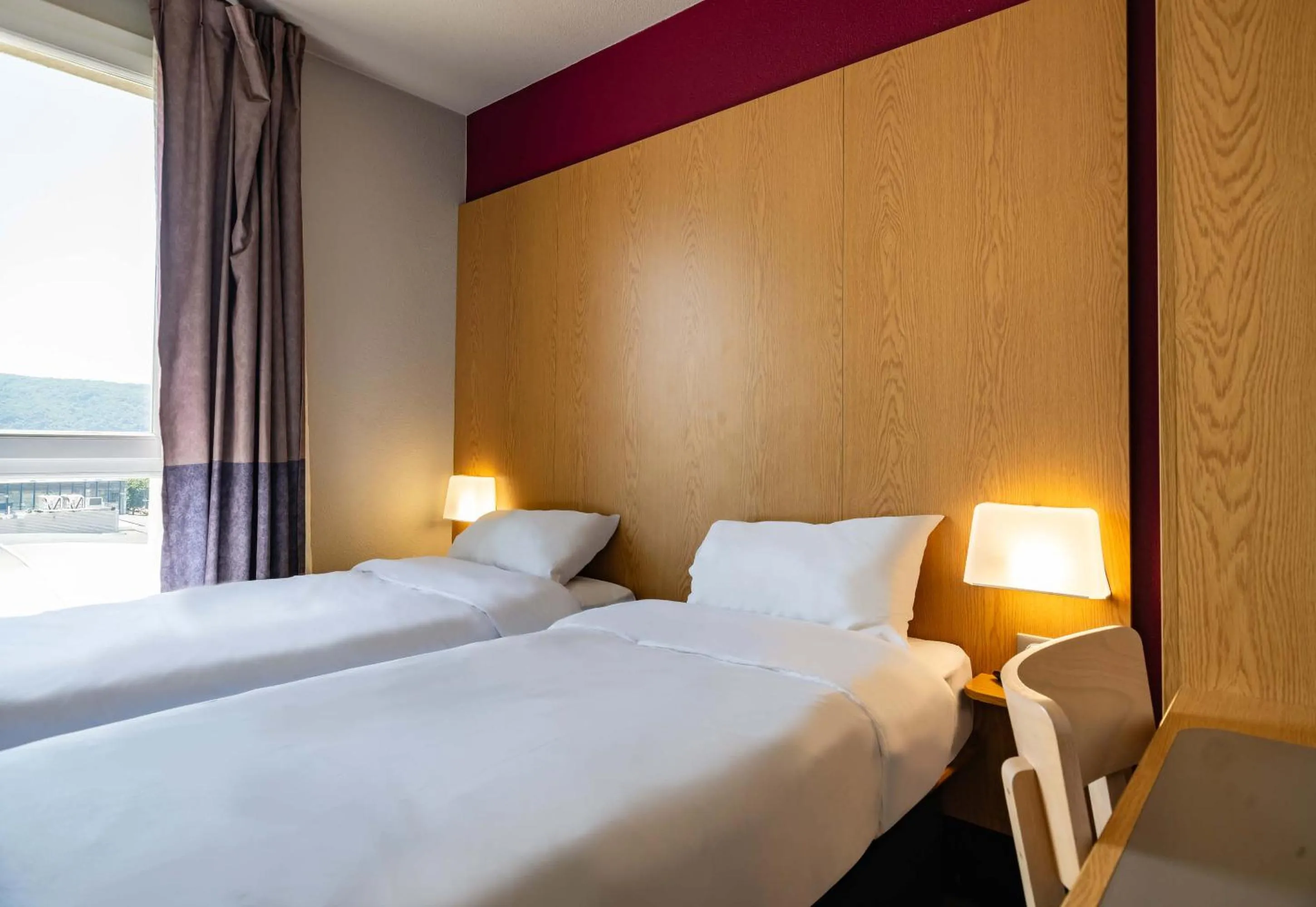 Bedroom, Bed in B&B HOTEL Grenoble Centre Alpexpo